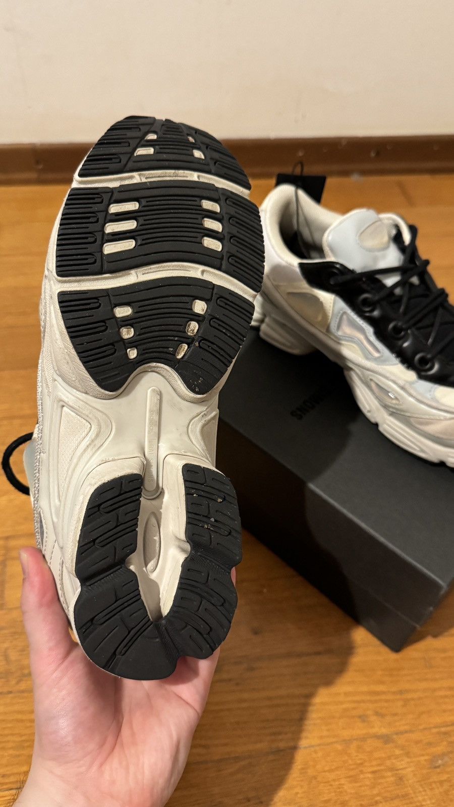 Adidas × Raf Simons Adidas x Raf Simons Ozweego Size US 7.5 / EU 40-41 - 12 Thumbnail