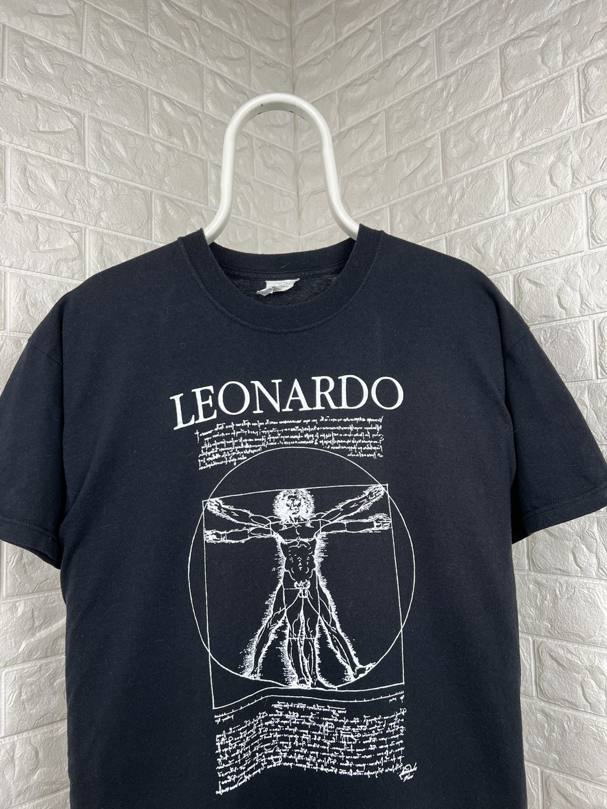 Vintage Vintage Leonardo Da Vinci Art Vitruvian Man TShirt Size US L / EU 52-54 / 3 - 2 Thumbnail