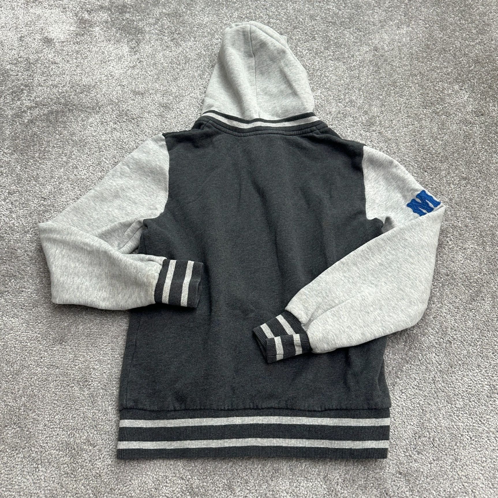 H&M H&M Hoodie Mens XS Gray Varsity Sweatshirt Snap Button Down Embroidered Casual Size US XS / EU 42 / 0 - 2 Thumbnail