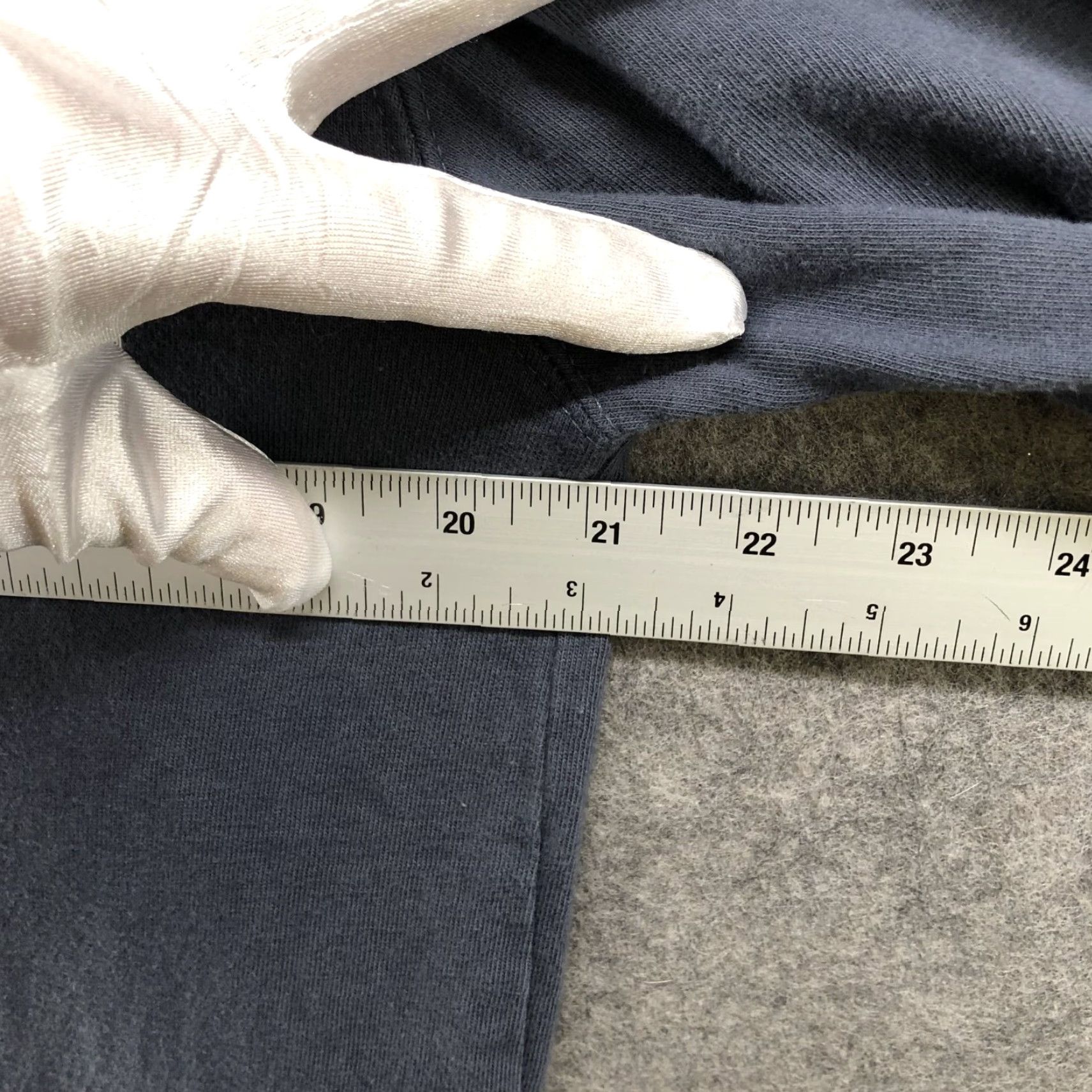 Duluth Trading Company Duluth Trading Co Relaxed Fit Longtail T Shirt Mens S Gray Short Sleeve Crew Neck Cotton Knit Size US S / EU 44-46 / 1 - 7 Thumbnail