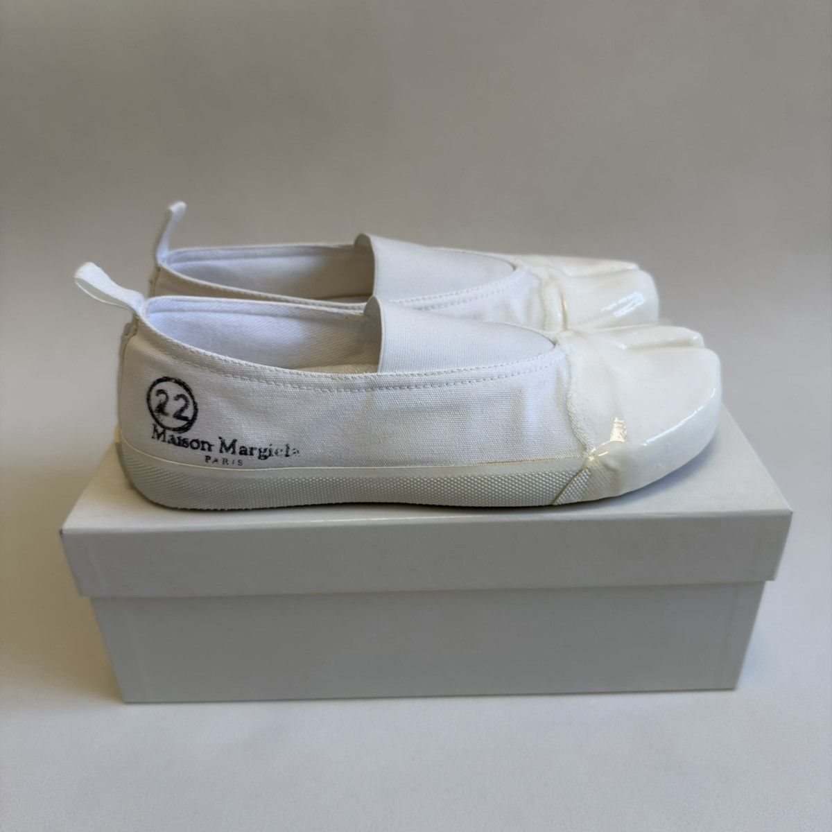 Maison Margiela S/S 20 White ‘Resin Dipped’ Tabi Sneakers Size US 8 / IT 38 - 18 Thumbnail