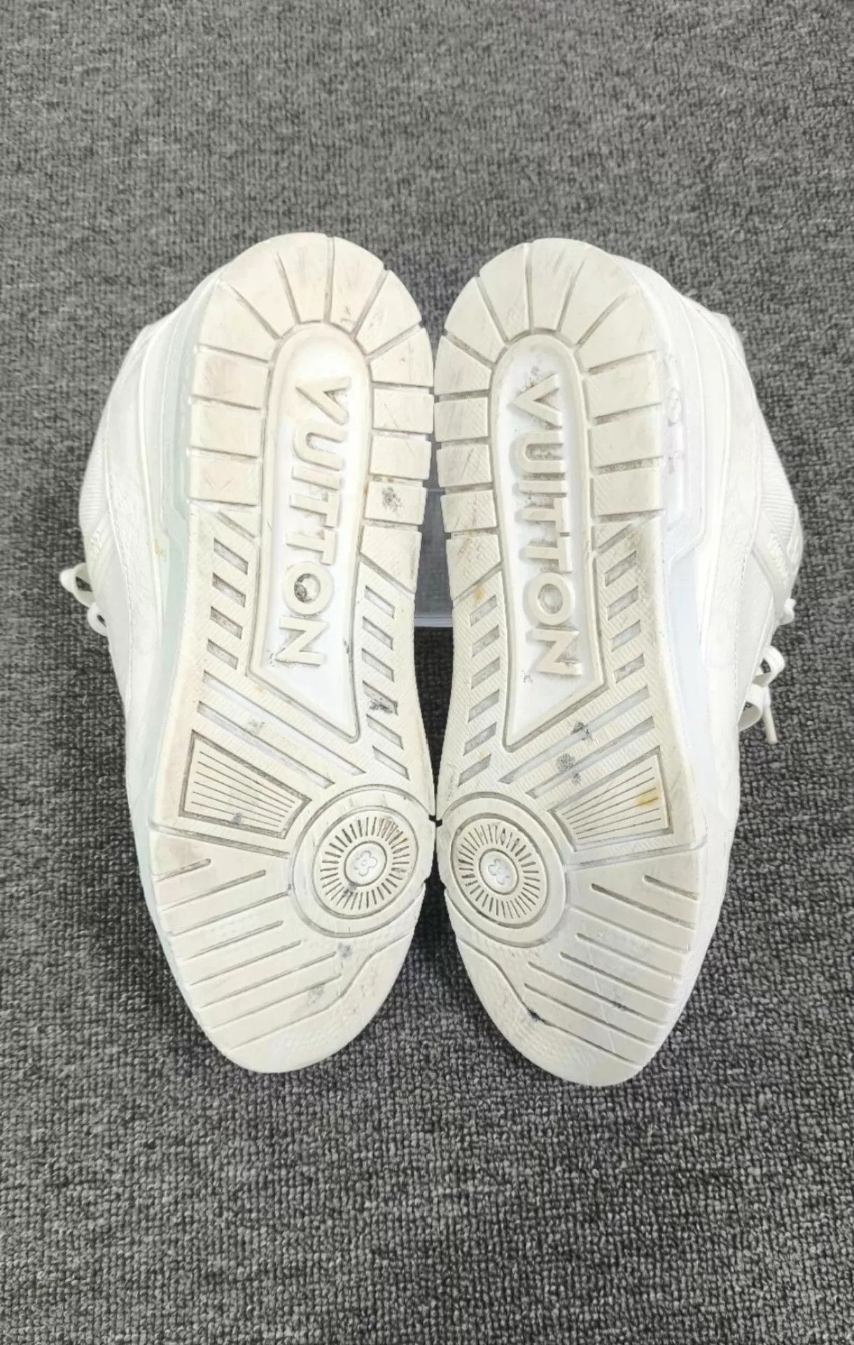 Louis Vuitton LV White All Over Print Trainer Sneaker 40 Size US 7 / EU 40 - 6 Thumbnail