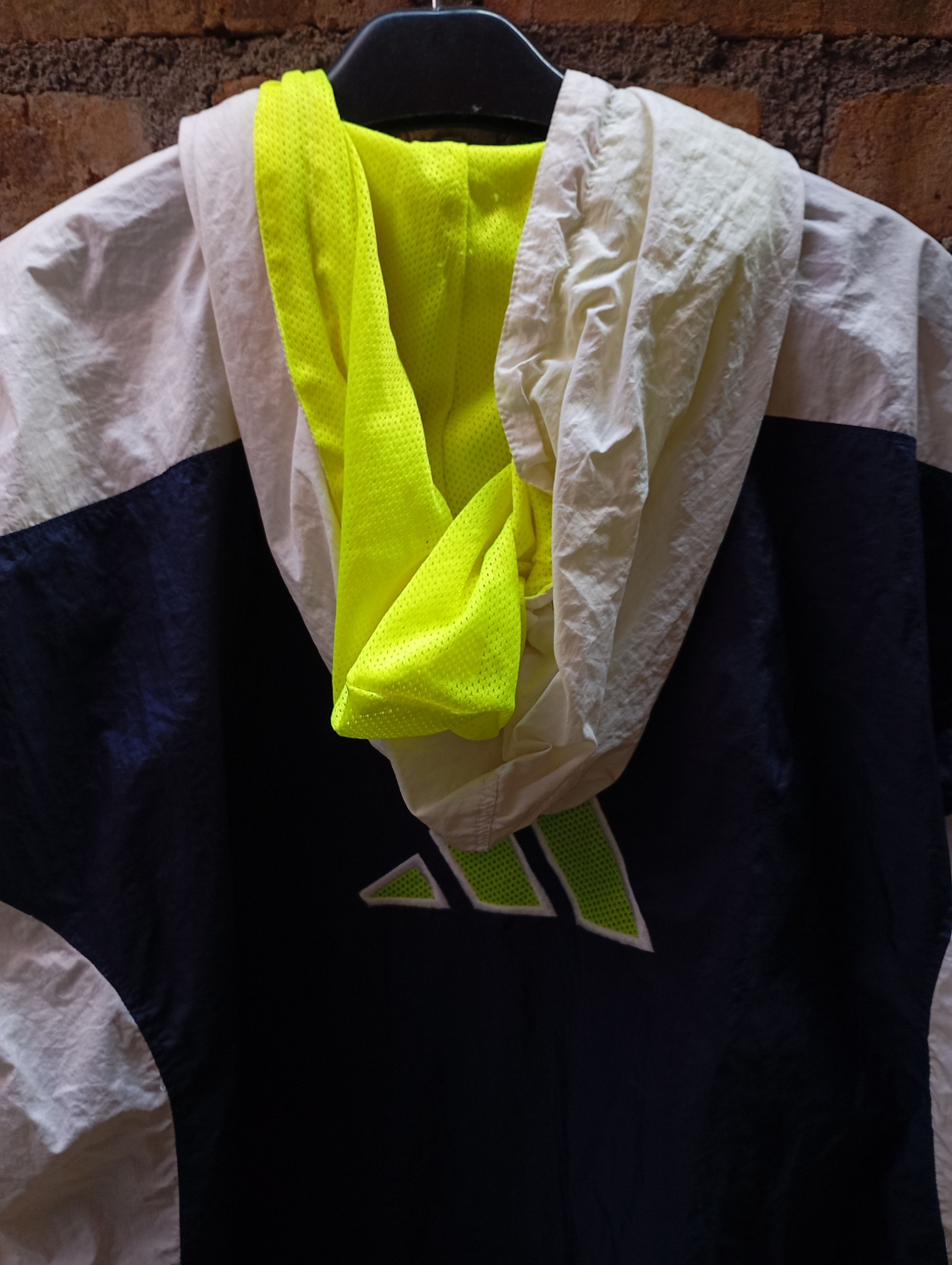 Adidas Adidas Windbreaker Jacket Size US L / EU 52-54 / 3 - 7 Thumbnail