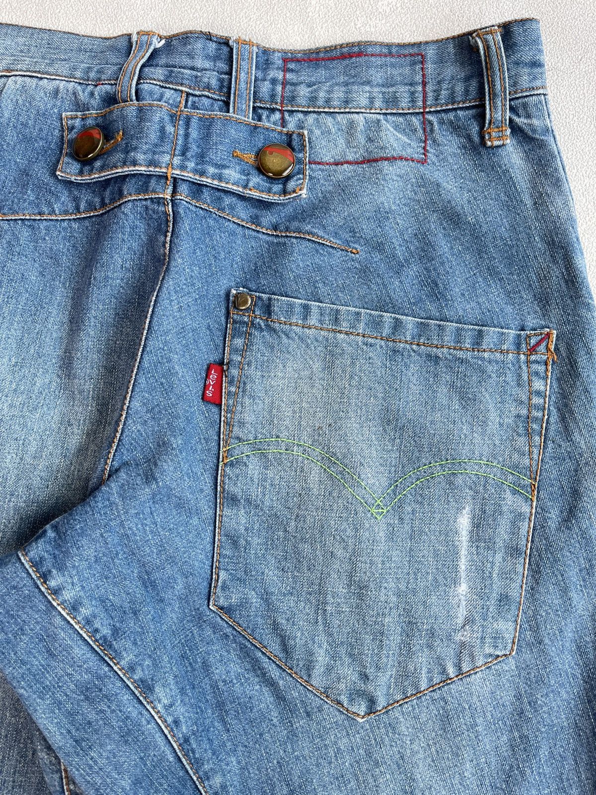 Levi's Levis Engineered Light Blue Wash Faded Jeans Size US 28 / EU 44 - 2 Thumbnail