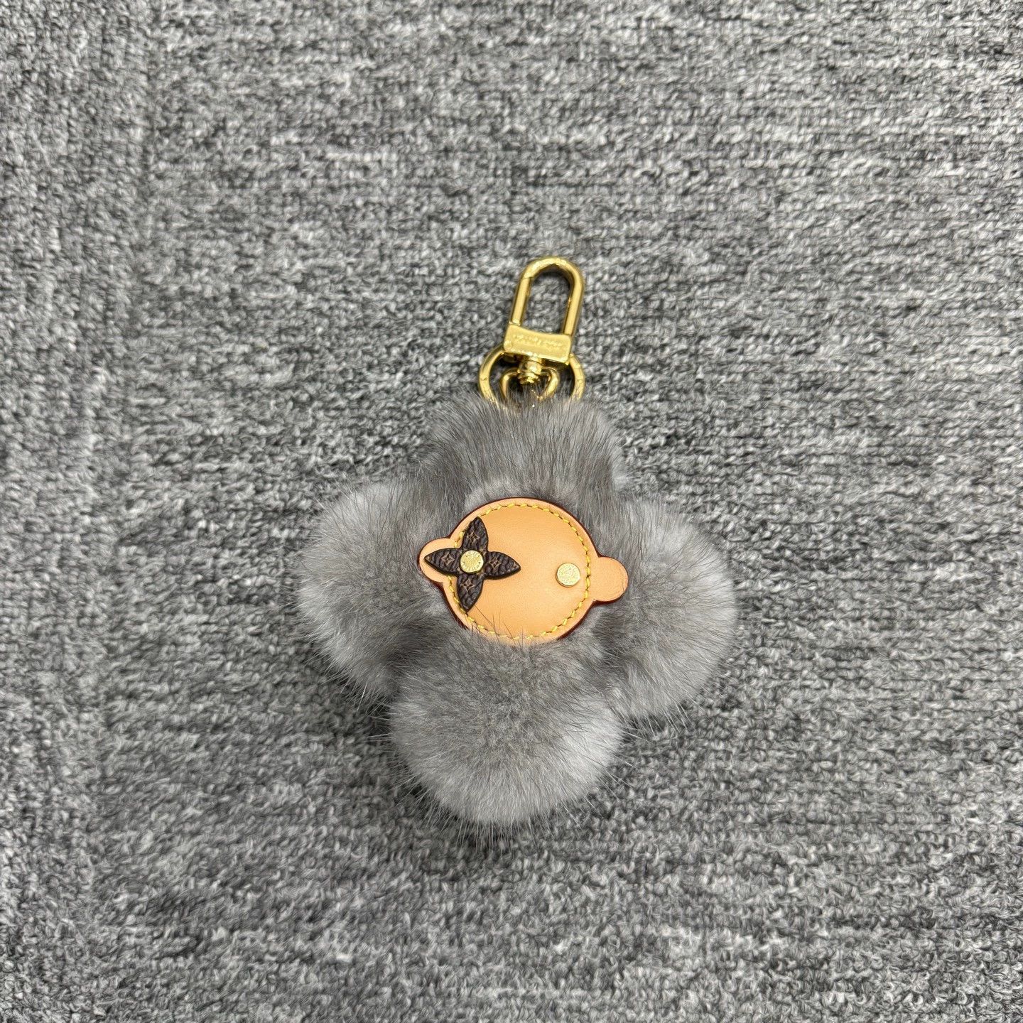 Louis Vuitton Louis Vuitton Mink Fur Keychain 99 New Size ONE SIZE - 1 Thumbnail