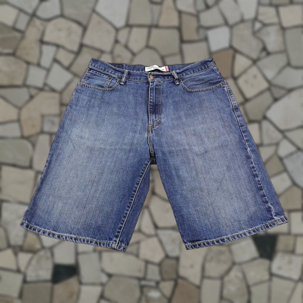 Levi's Levi's Shorts Men 34 Blue Denim 569 Loose Straight Fit Jorts Baggy Faded Casual Denim Size US 34 / EU 50 - 1 Thumbnail