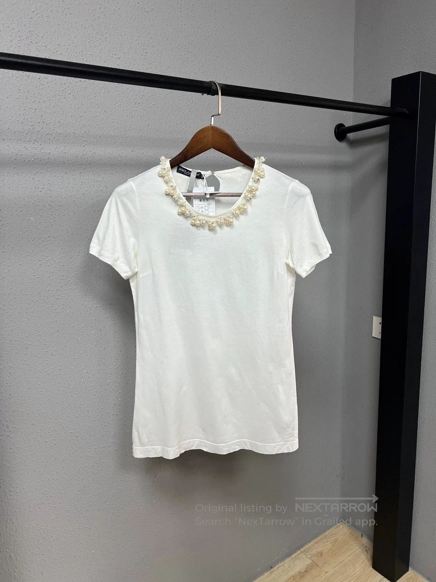 Dolce & Gabbana D&G Pearl Short Sleeve. Size M / US 6-8 / IT 42-44 - 1 Thumbnail