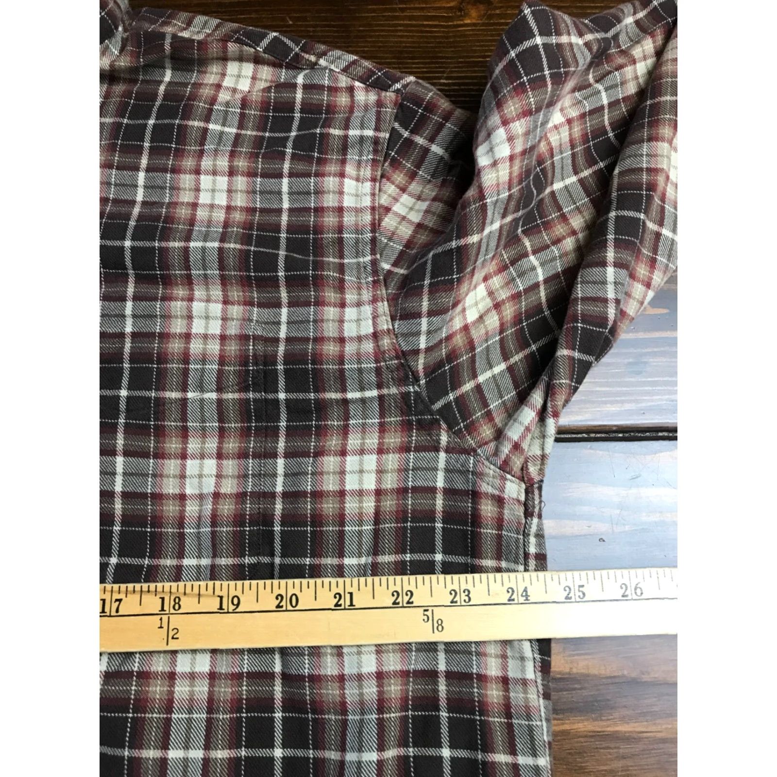 Vintage L.L. Bean Shirt Mens Large Plaid Button-Down Casual Red Brown Tan Long Sleeve Vintage No (adjust to rules) Size US L / EU 52-54 / 3 - 4 Thumbnail