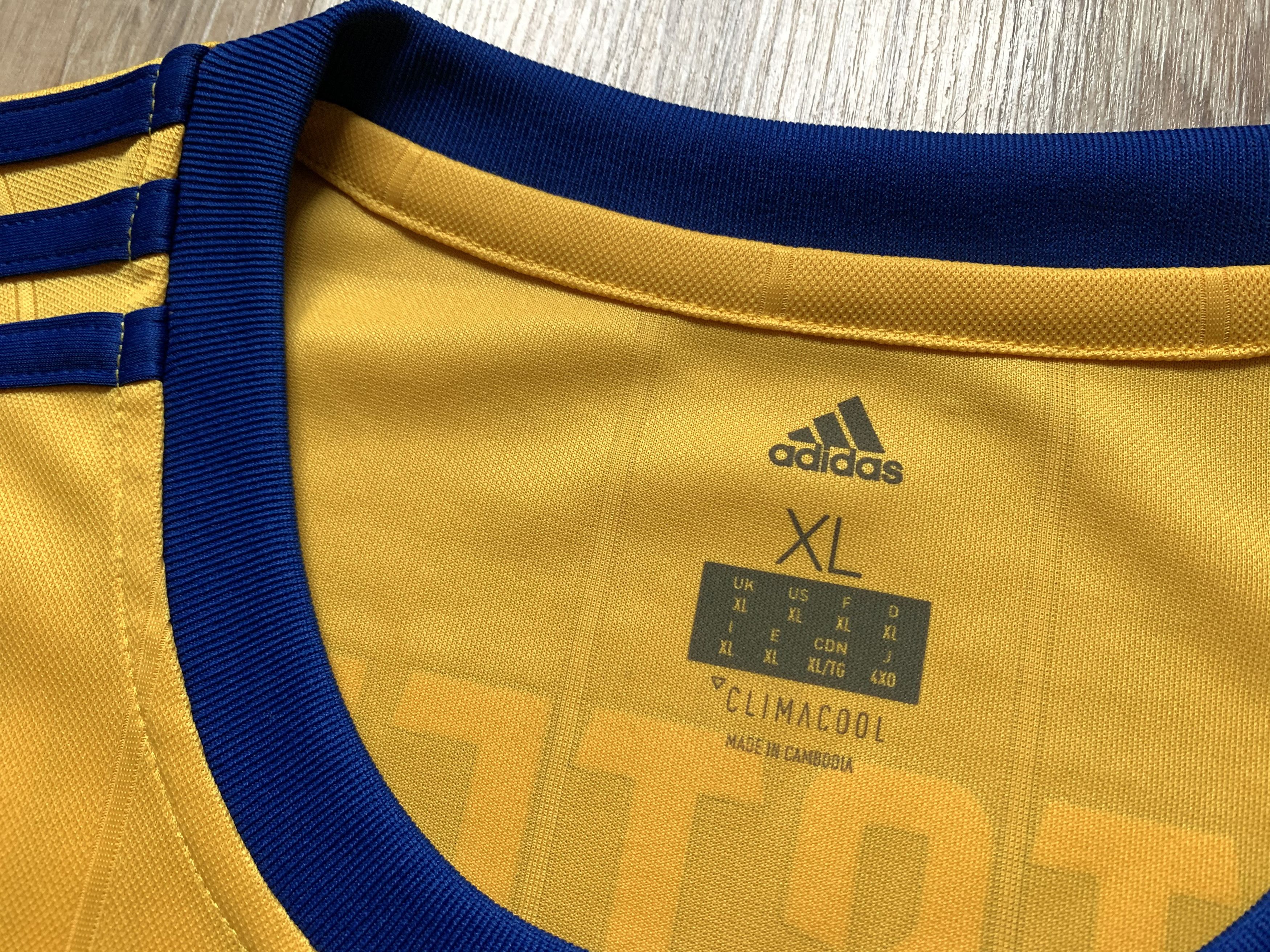 Adidas × Vintage Vintage Adidas Juventus Football Team Lichtsteiner #26 Shirt Size US XL / EU 56 / 4 - 6 Thumbnail