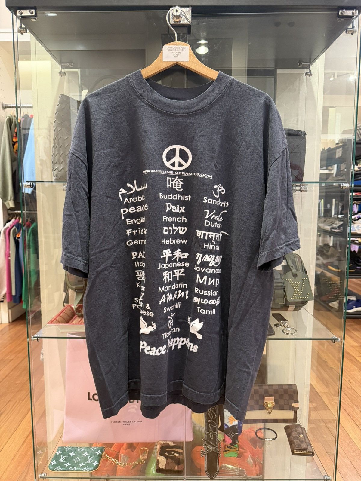 Online Ceramics Online Ceramics ‘Peace Happens’ Tee Size US XL / EU 56 / 4 - 1 Thumbnail