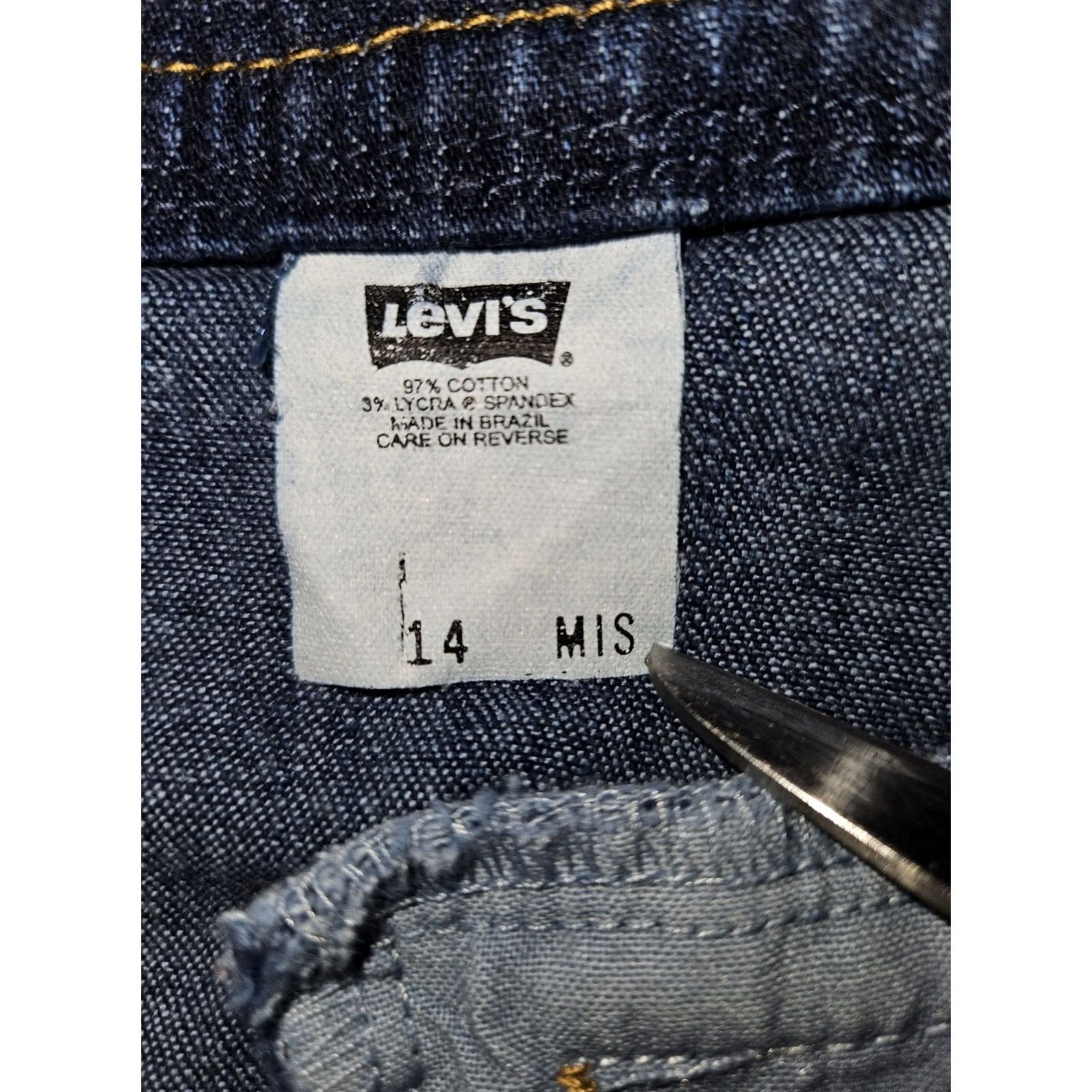 Levi's VINTAGE Levi's Denim Skirt Women 14 Mid Blue 90s Y2K Pockets Knee Length Straight & Pencil Size 36" / US 14 / IT 50 - 3 Thumbnail