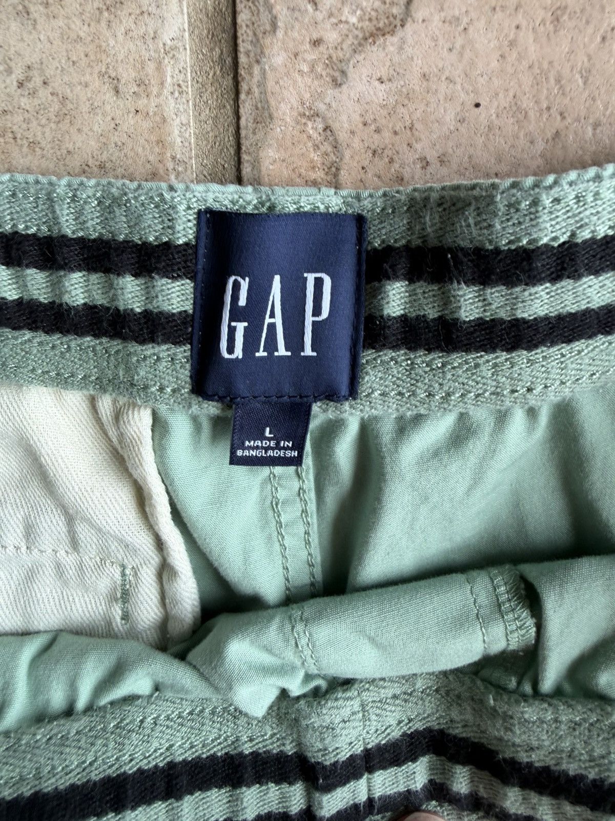 Gap Green Gap Shorts Size US 32 / EU 48 - 2 Thumbnail
