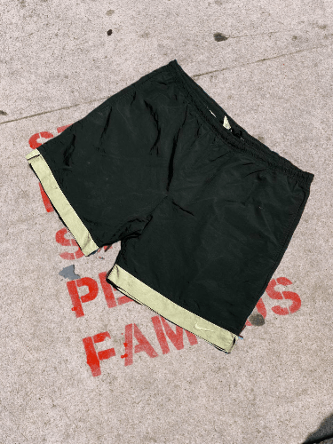 Nike Vintage Nike Shorts black big logo NIKE Size US 36 / EU 52 - 1 Thumbnail