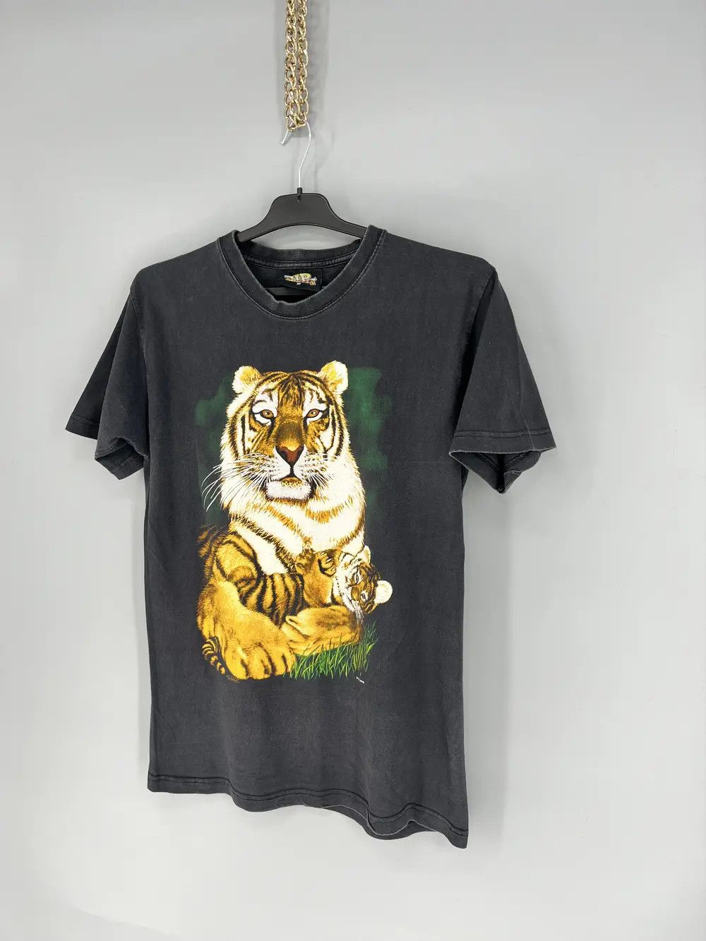 Vintage Vintage Y2K 90s Tiger Face Boxy Fit Tee Zip It London Size US M / EU 48-50 / 2 - 3 Thumbnail