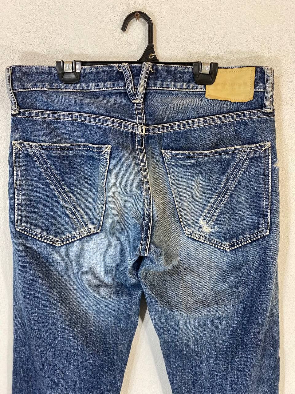 Vanquish vanquish japanese brands distressed denim nice design Size US 32 / EU 48 - 2 Thumbnail