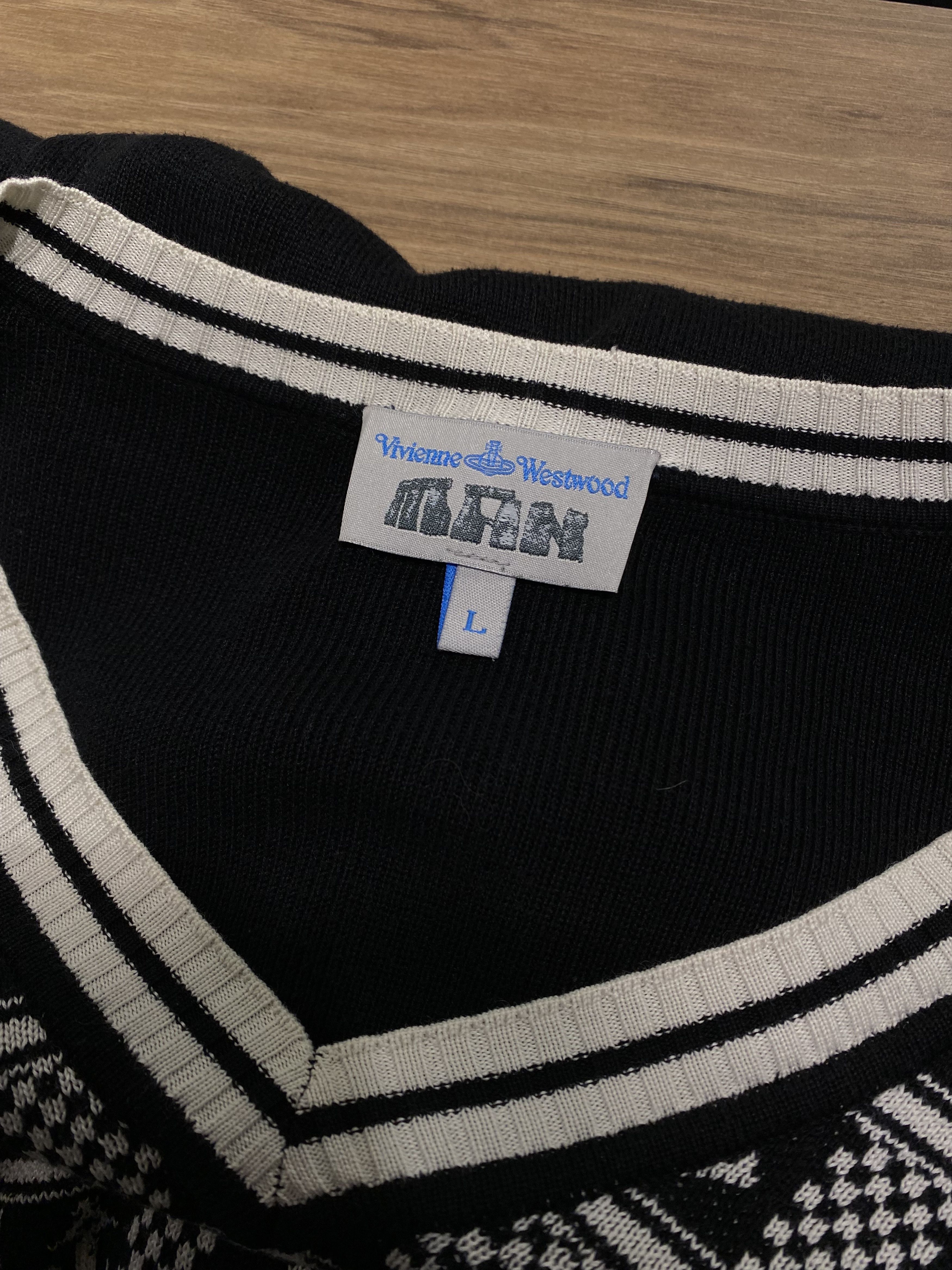 Vivienne Westwood Vivienne Westwood anchor yachting logo silk v sweater Size US L / EU 52-54 / 3 - 9 Thumbnail