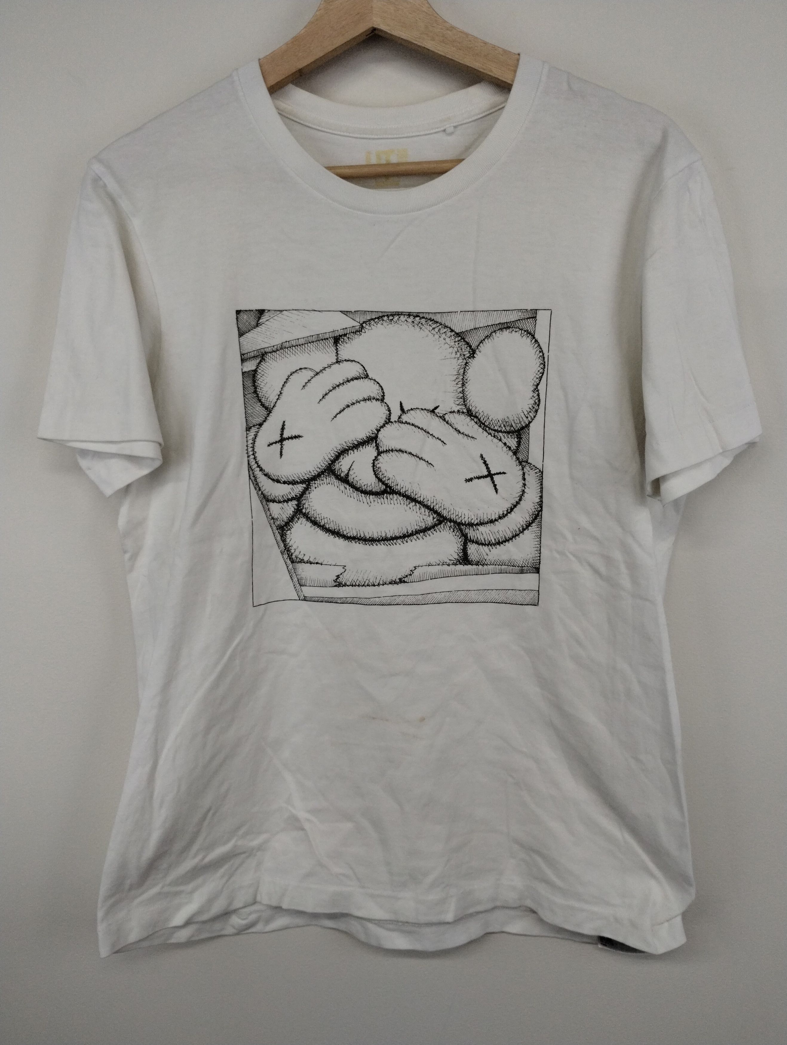Uniqlo Kaws Uniqlo Tee Shirt Size US S / EU 44-46 / 1 - 1 Thumbnail
