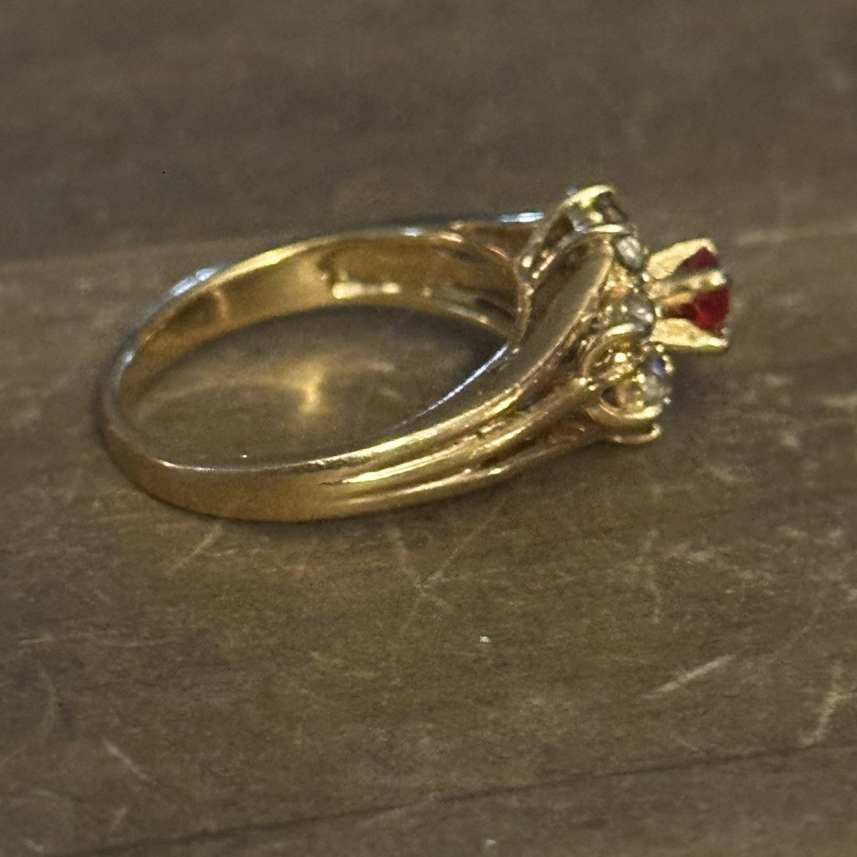 Vintage Vintage simulated ruby with clear rhinestones ring Size ONE SIZE - 5 Thumbnail