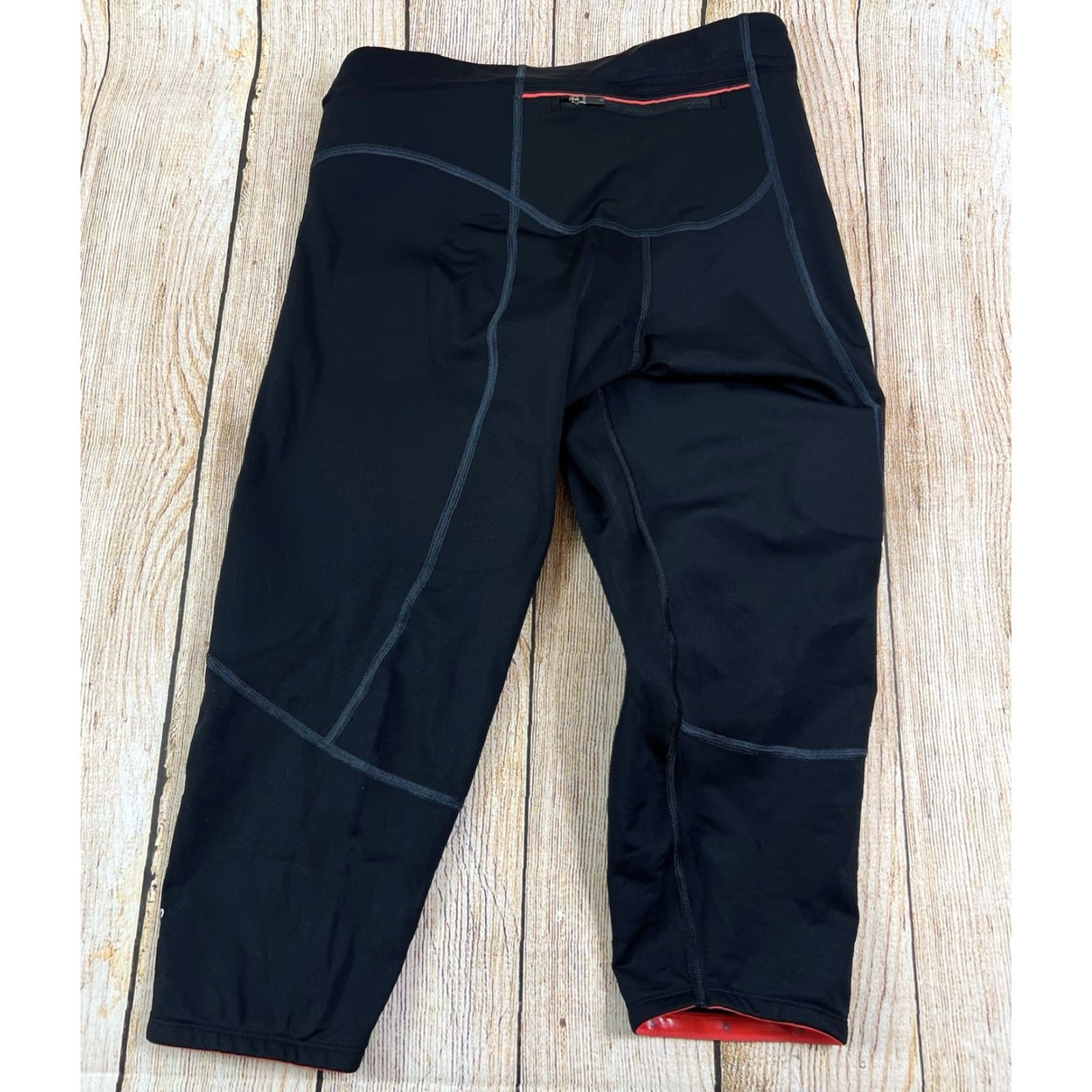 Vintage Athos Leggings Women Capri M Black Compression Athletic Training Training Leggings Medium Black Athos Womens Capri Leggings Size 32" / US 10 / IT 46 - 2 Thumbnail