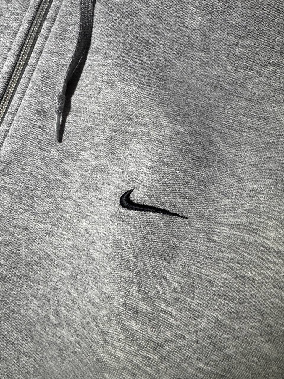 Nike Vintage Nike Streetwear Y2K Gray Hoodie Embroidered Swoosh Size US L / EU 52-54 / 3 - 5 Thumbnail