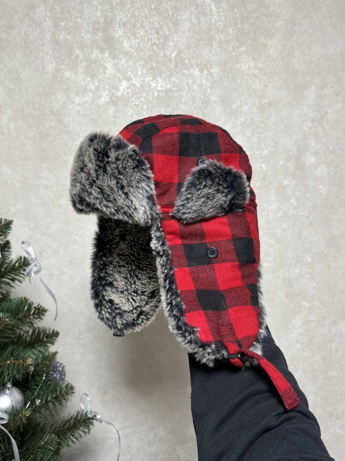 Other Vintage red/black fur Y2K hype fluffy ushanka hat punk Size ONE SIZE - 3 Thumbnail