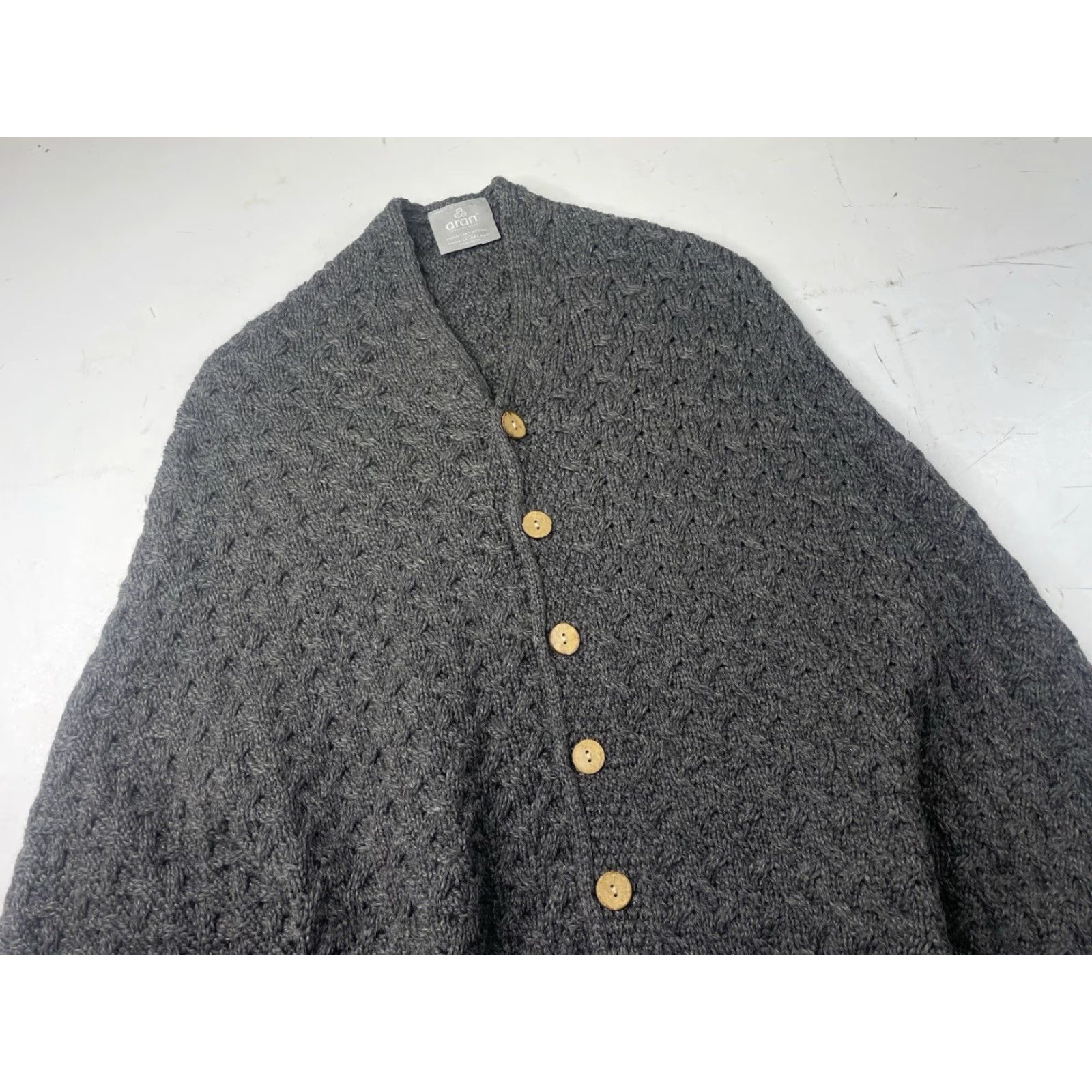 Vintage Aran Crafts Aran Supersoft Merino Wool Buttoned Irish Cape/Poncho Gray Knit One Size Women Size ONE SIZE - 2 Thumbnail
