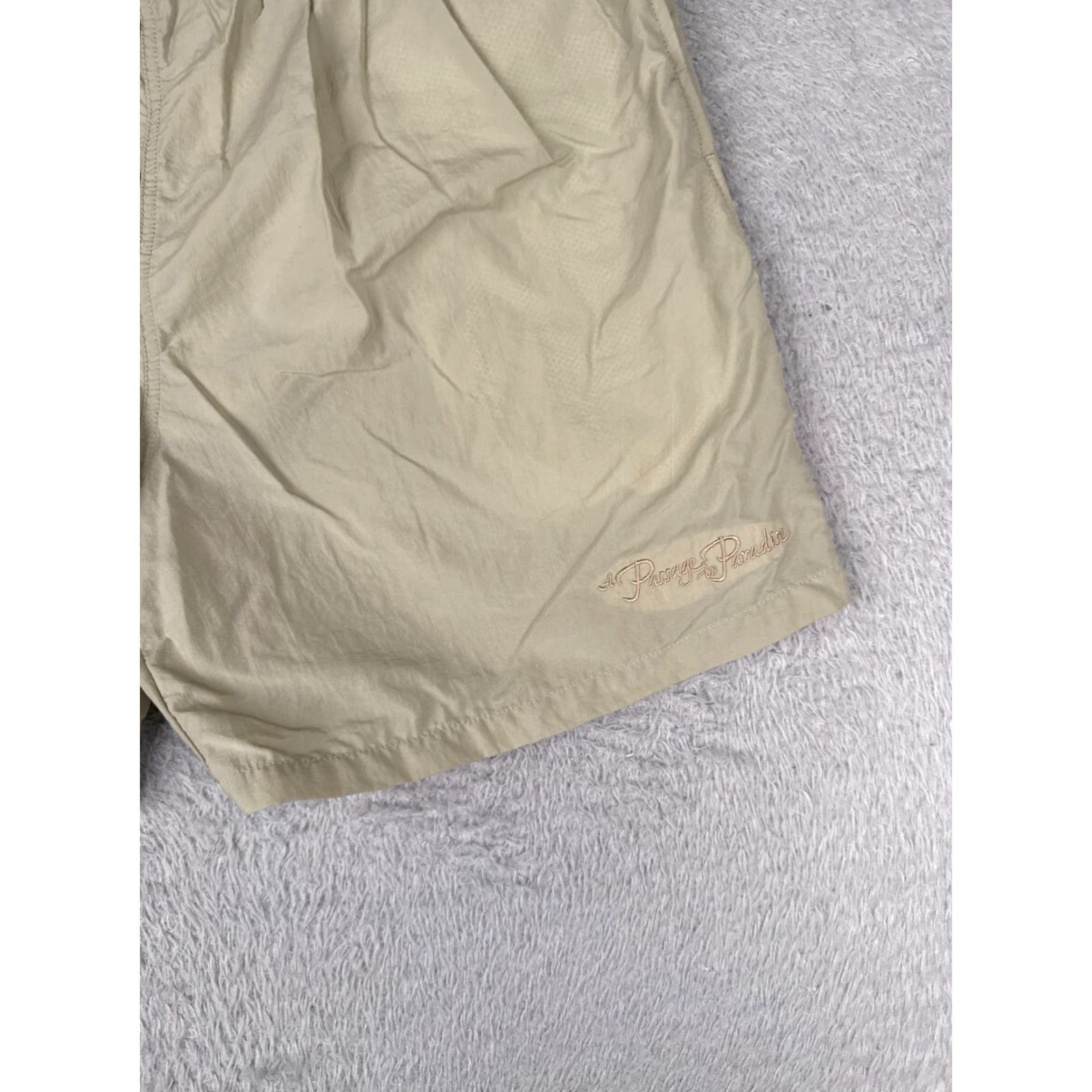 Vintage Columbia Shorts Men L beige Belted Lined Cargo Nylon 36x7 Outdoor Shell 90s? Size US 33 - 2 Thumbnail