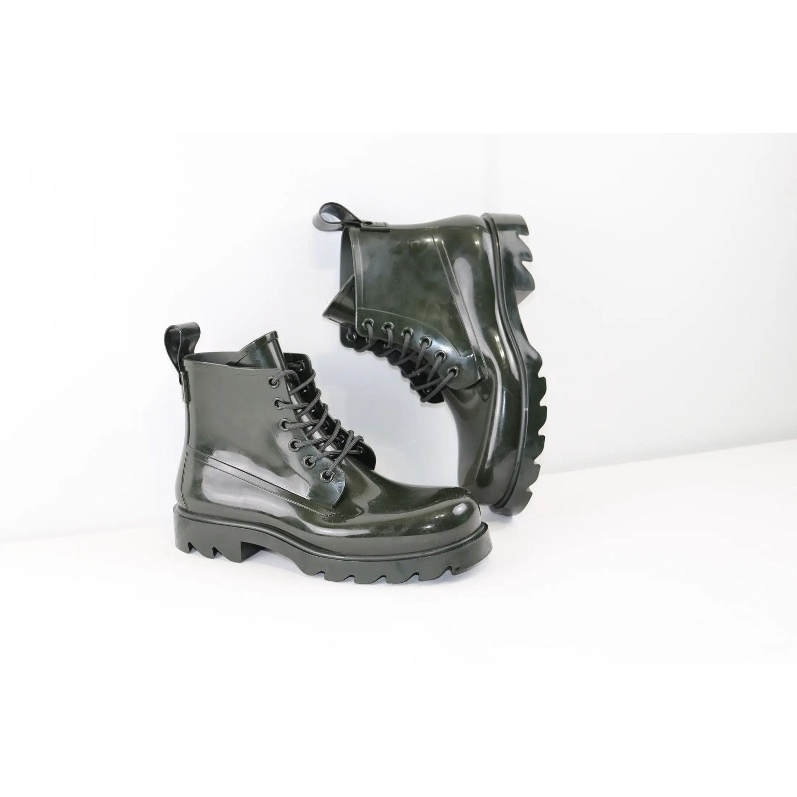 Bottega Veneta o1rshd1 Shiny Rubber Stride Ankle Boots in Bottle Green Size US 7 / EU 40 - 9 Thumbnail