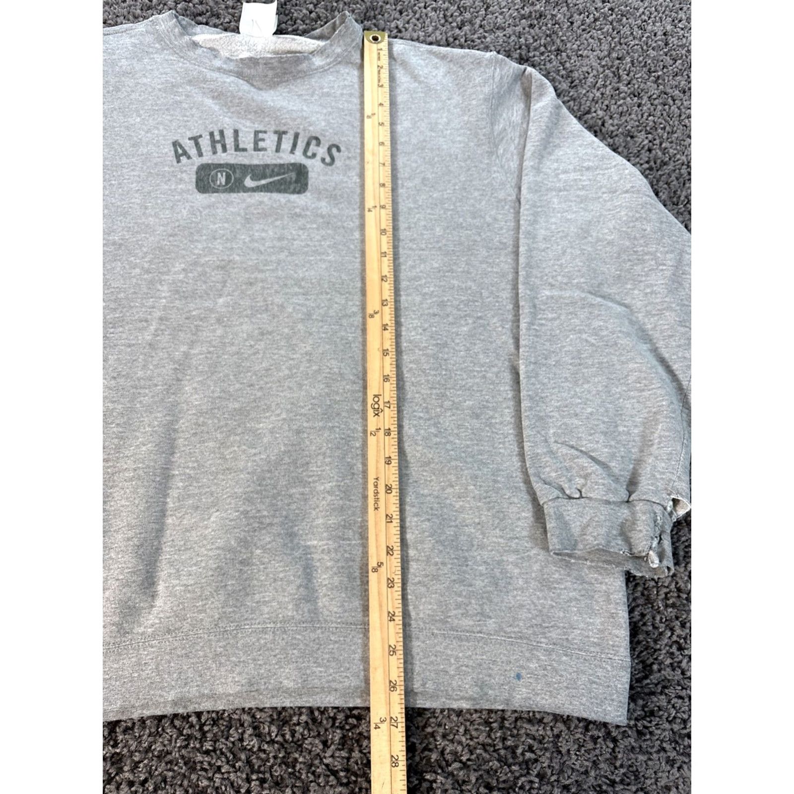 Nike VINTAGE Nike Sweatshirt Mens XL Gray Distressed 90s Fleece Graphic Print Athletic Pullover Heavyweight Size US XL / EU 56 / 4 - 2 Thumbnail