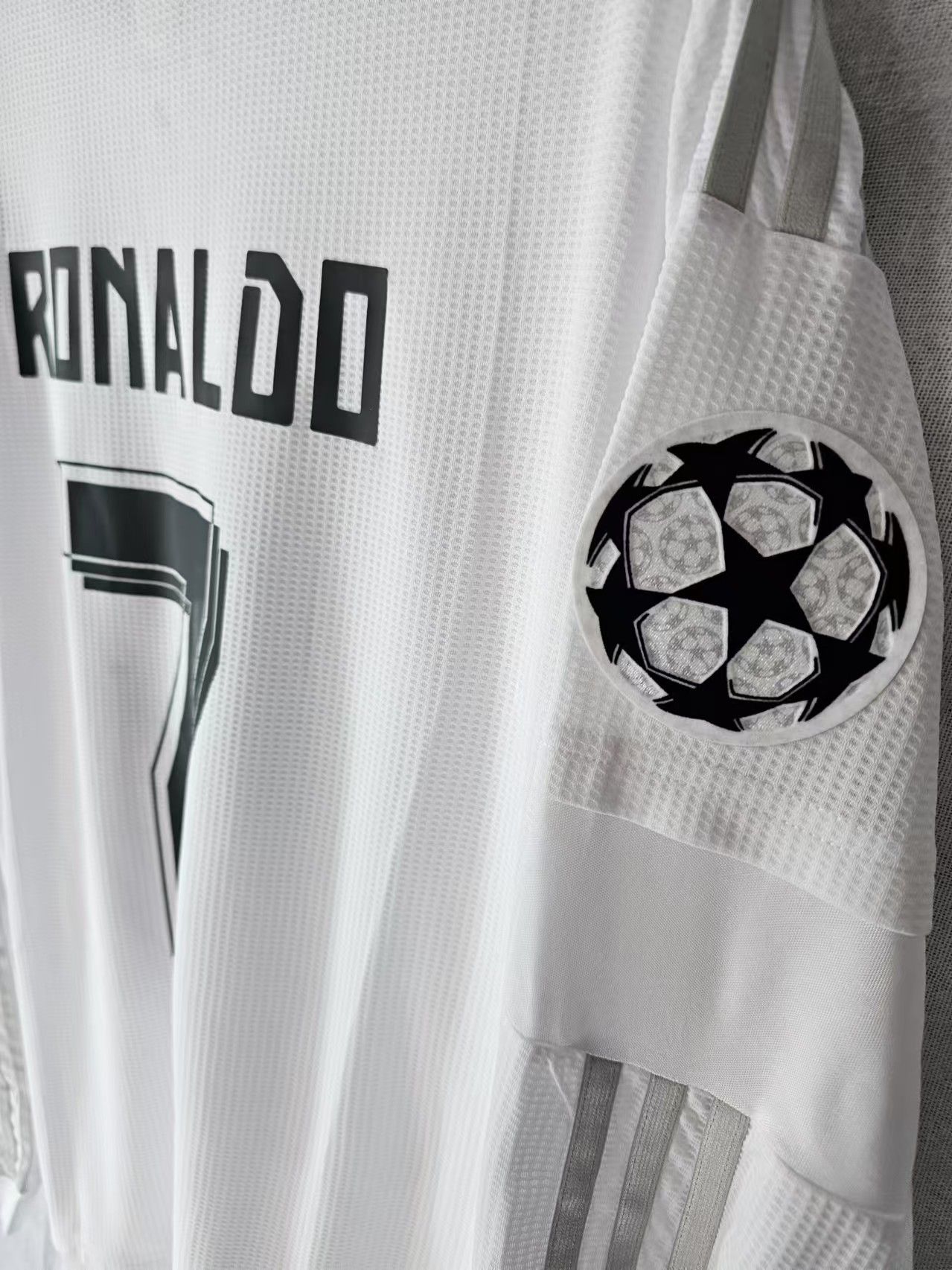 Other 2015 2016 Real Madrid #7 C Ronaldo Jersey L Size US L / EU 52-54 / 3 - 3 Thumbnail
