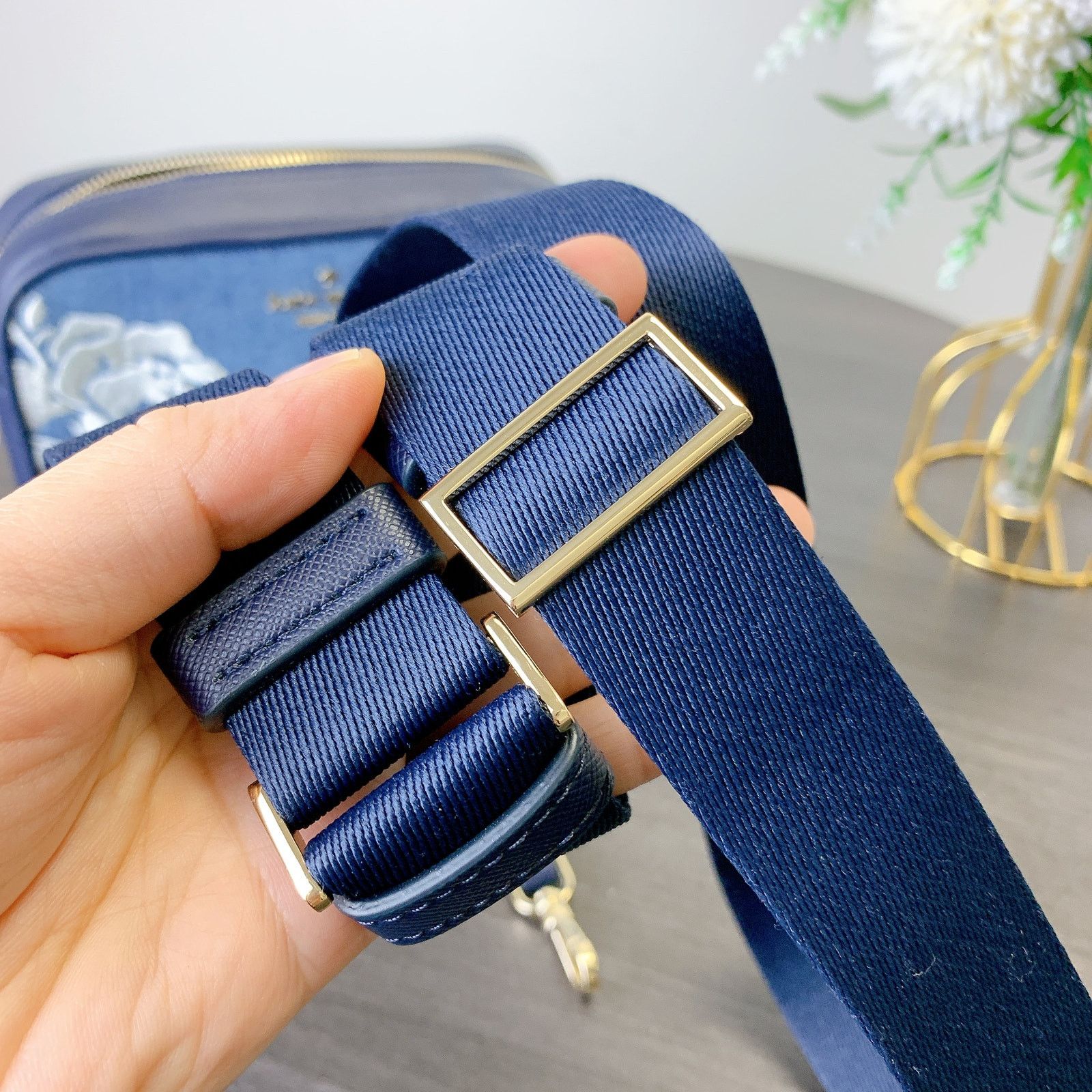 Kate Spade kate spade KH777 Madison Vase Floral Mini Camera Bag Blue Size ONE SIZE - 5 Thumbnail