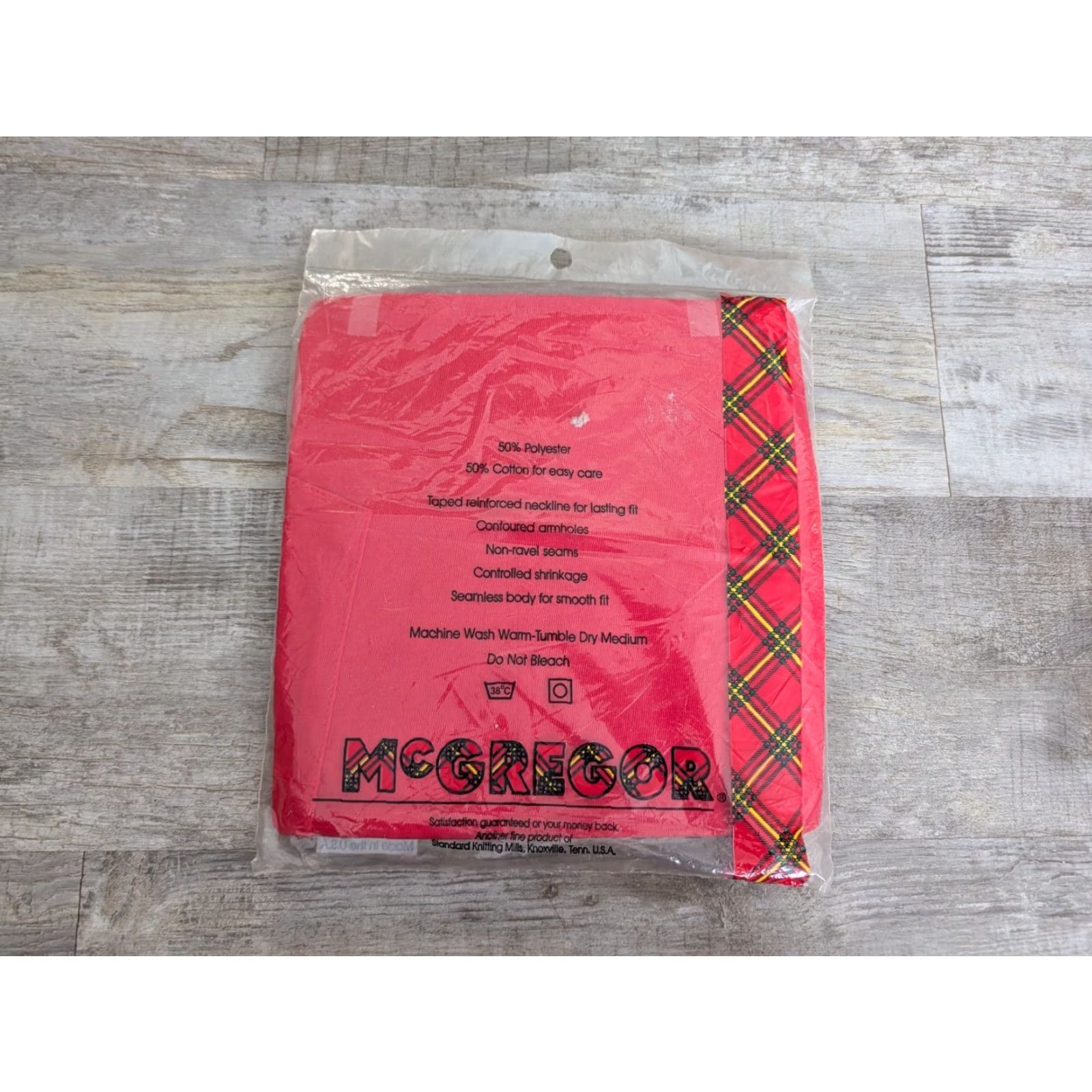McGregor Vtg McGregor 50/50 Pocket Red T-Shirt Large Men Regular 80s Stitch Crew Neck Short Sleeve USA Size US L / EU 52-54 / 3 - 5 Thumbnail
