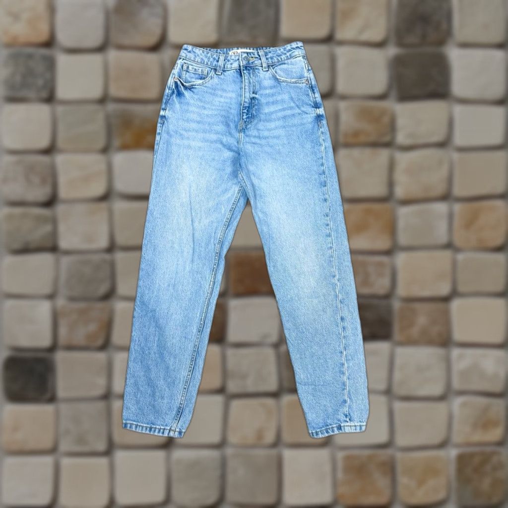 Zara Zara Jeans Womens 2 Light Wash Denim Taper Leg High Rise Zipper Jeans Blue Womens Size 26" / US 2 / IT 38 - 1 Thumbnail