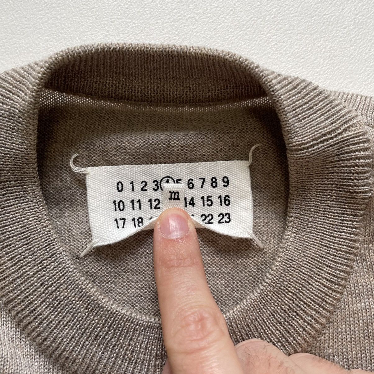 Maison Margiela A/W 15 Brushed Orange ‘Sleeve Panel’ Sweater Size M / US 6-8 / IT 42-44 - 6 Thumbnail