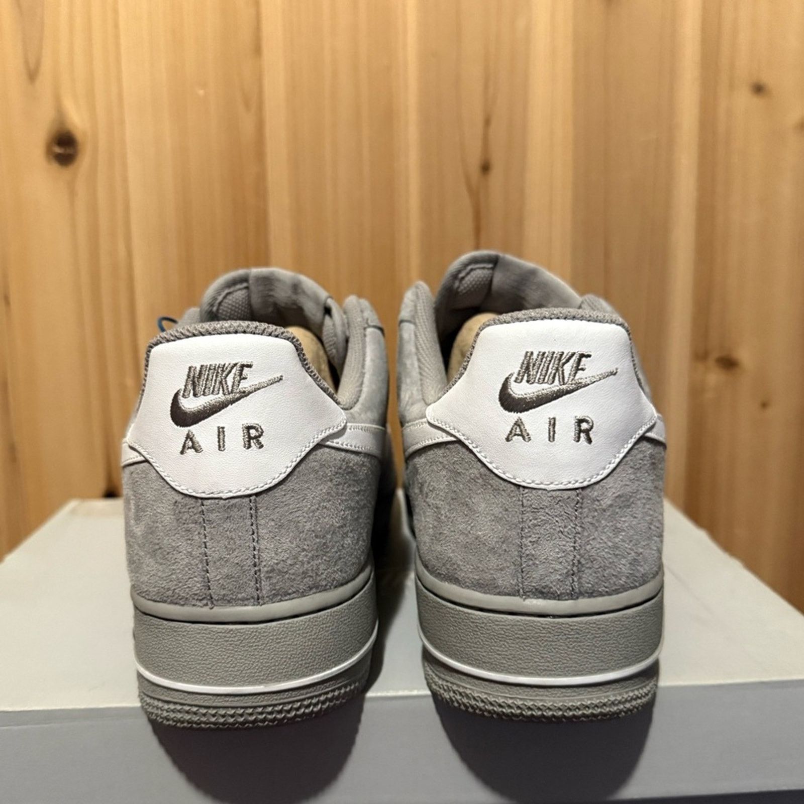 Nike 2011 Nike Air Force 1 Suede '07 'Medium Grey White' Size US 10 / EU 43 - 5 Thumbnail
