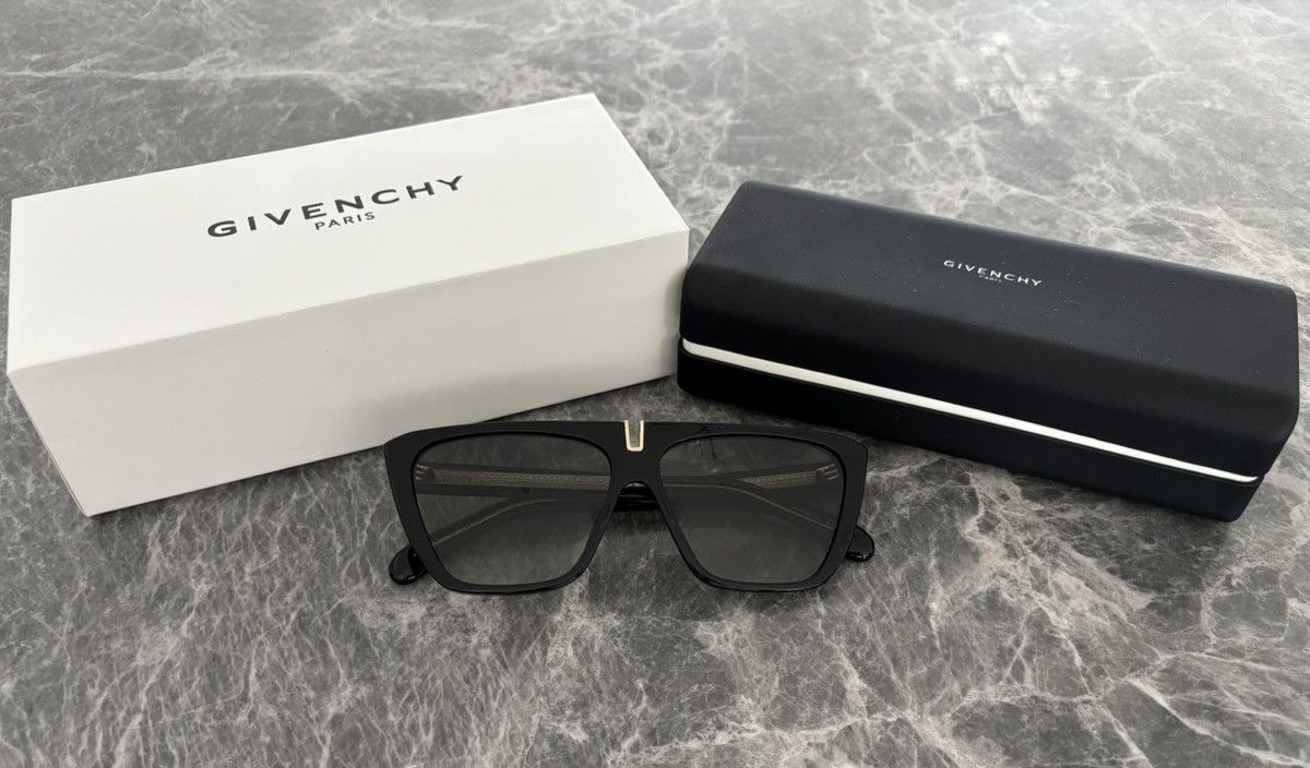 Givenchy Givenchy Sunglasses Size ONE SIZE - 1 Thumbnail