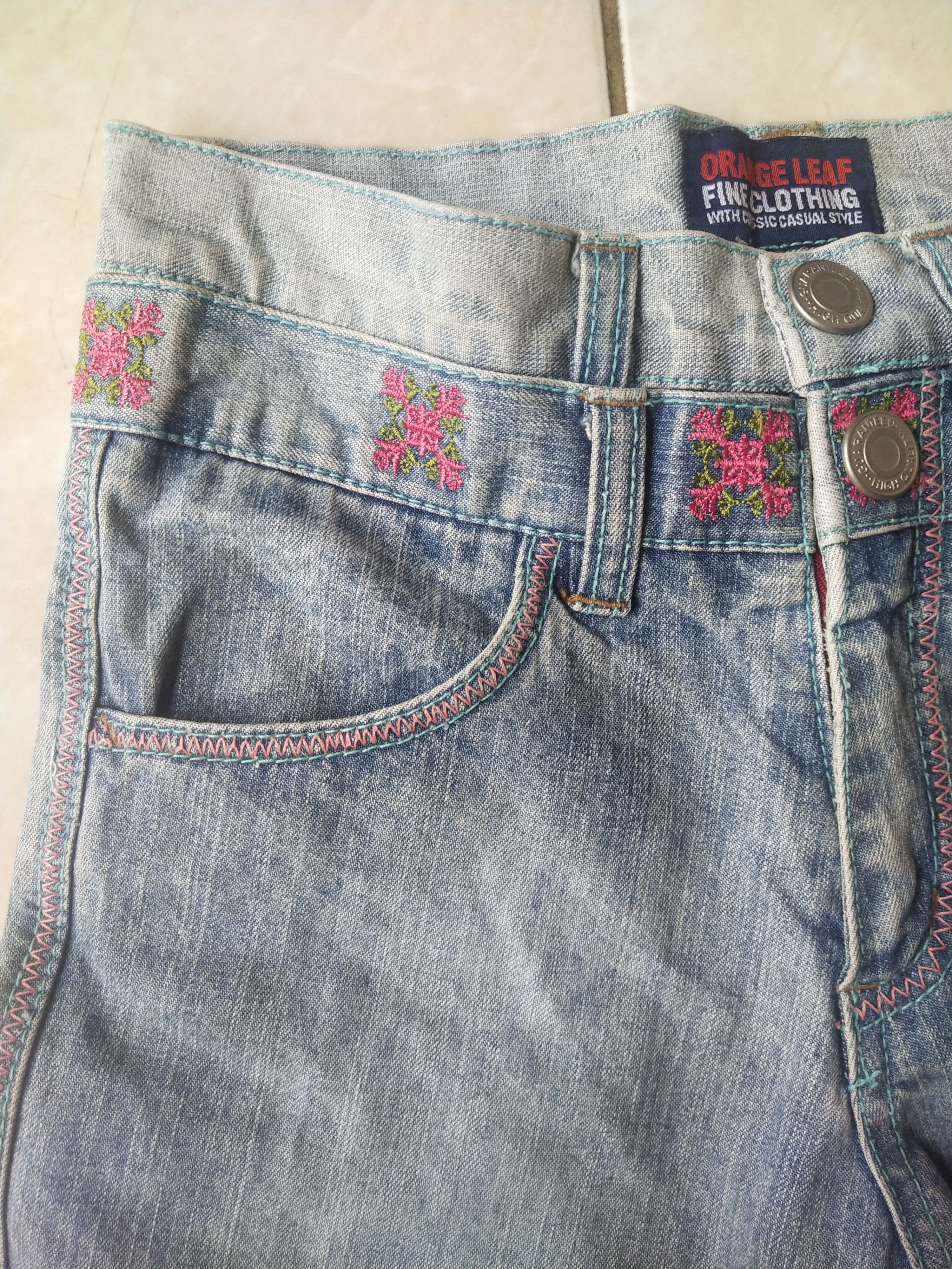 Hysteric Glamour Orange Leaf Embroidered Denim Shorts (Floral & Flamingo Hem) Size 28" / US 6 / IT 42 - 5 Thumbnail