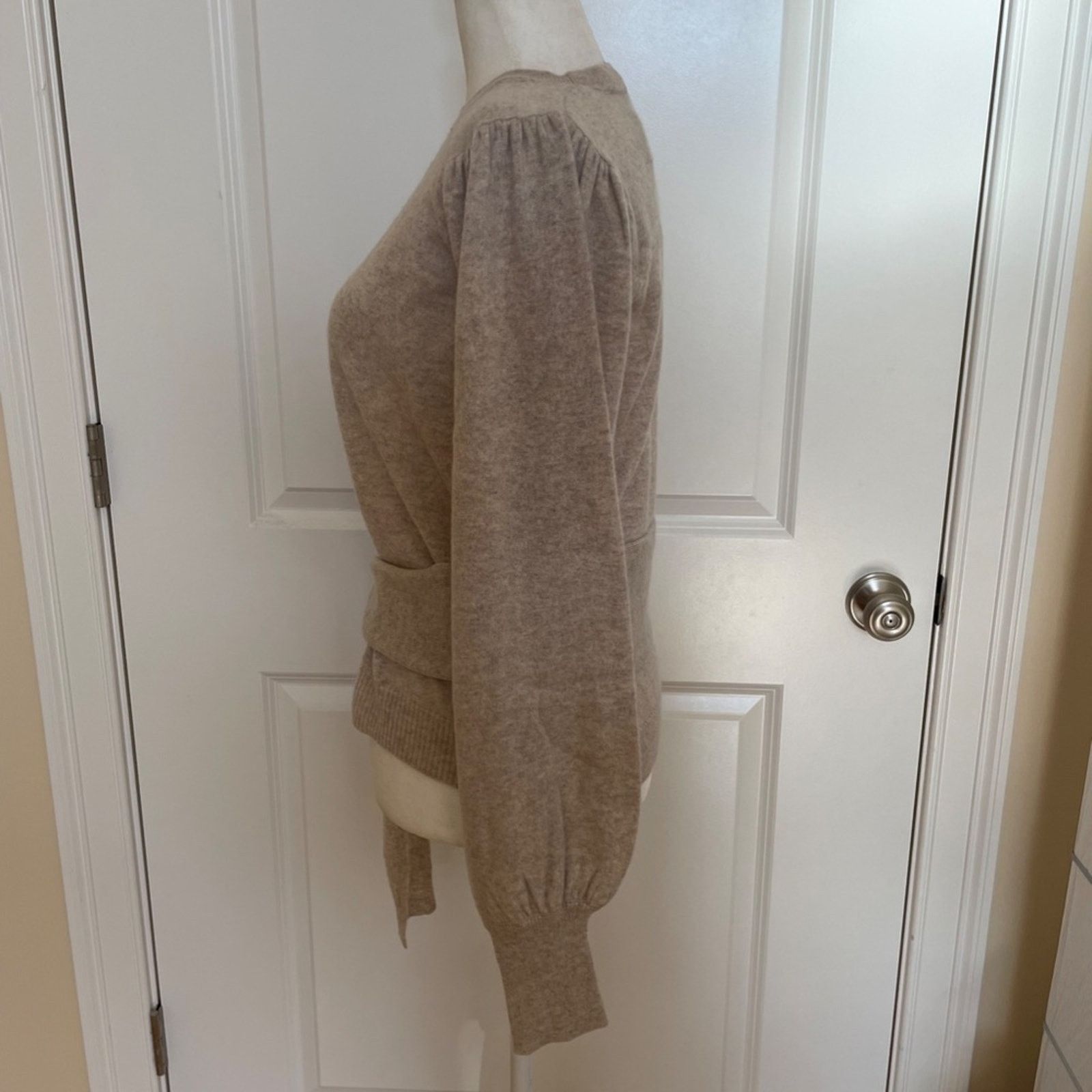 Elie Tahari Cashmere Tie Waist Sweater from Elie Tahari Size S / US 4 / IT 40 - 2 Thumbnail