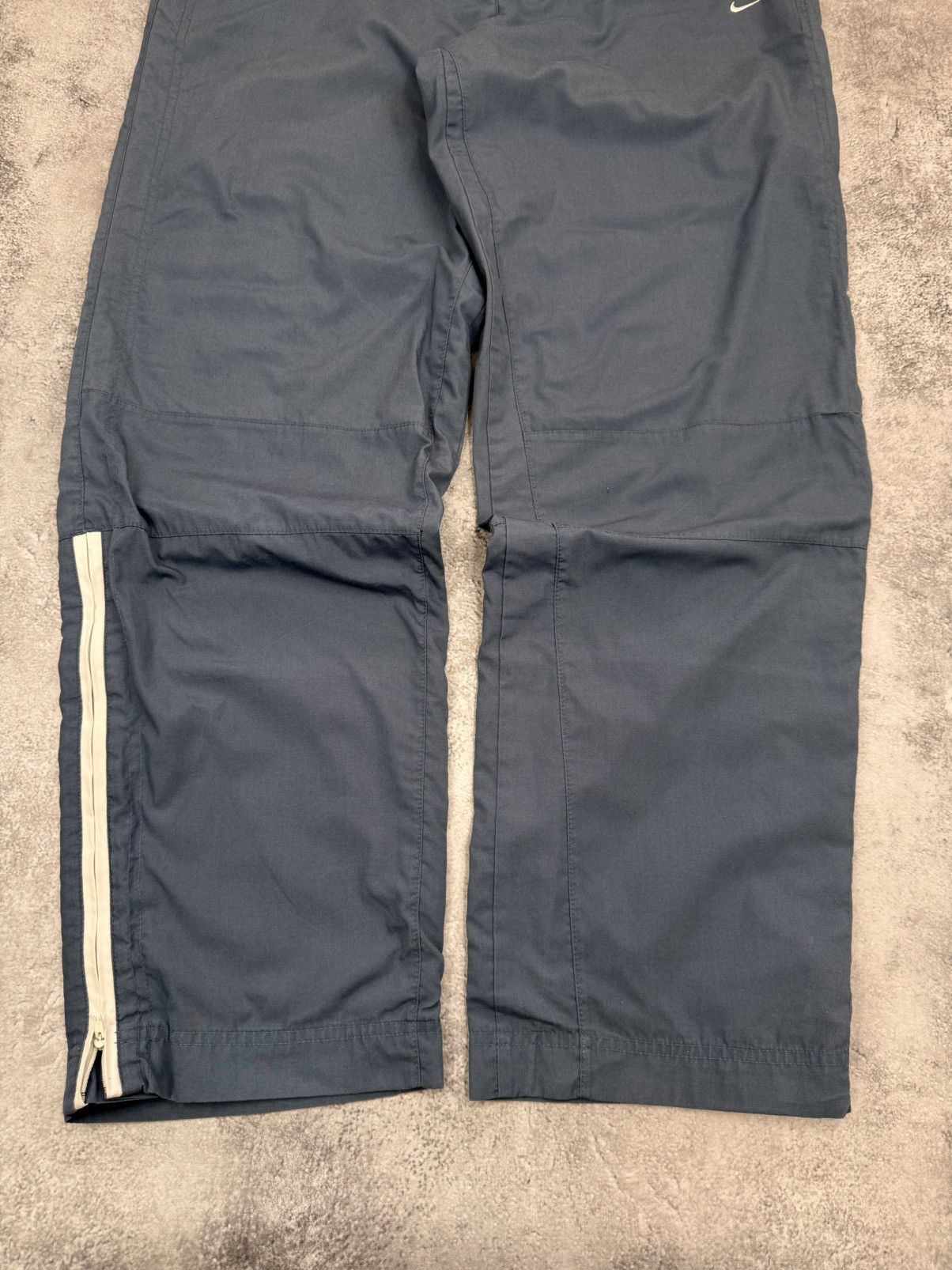 Nike Nike Men Track Pants Grey Size M Size US 30 / EU 46 - 2 Thumbnail