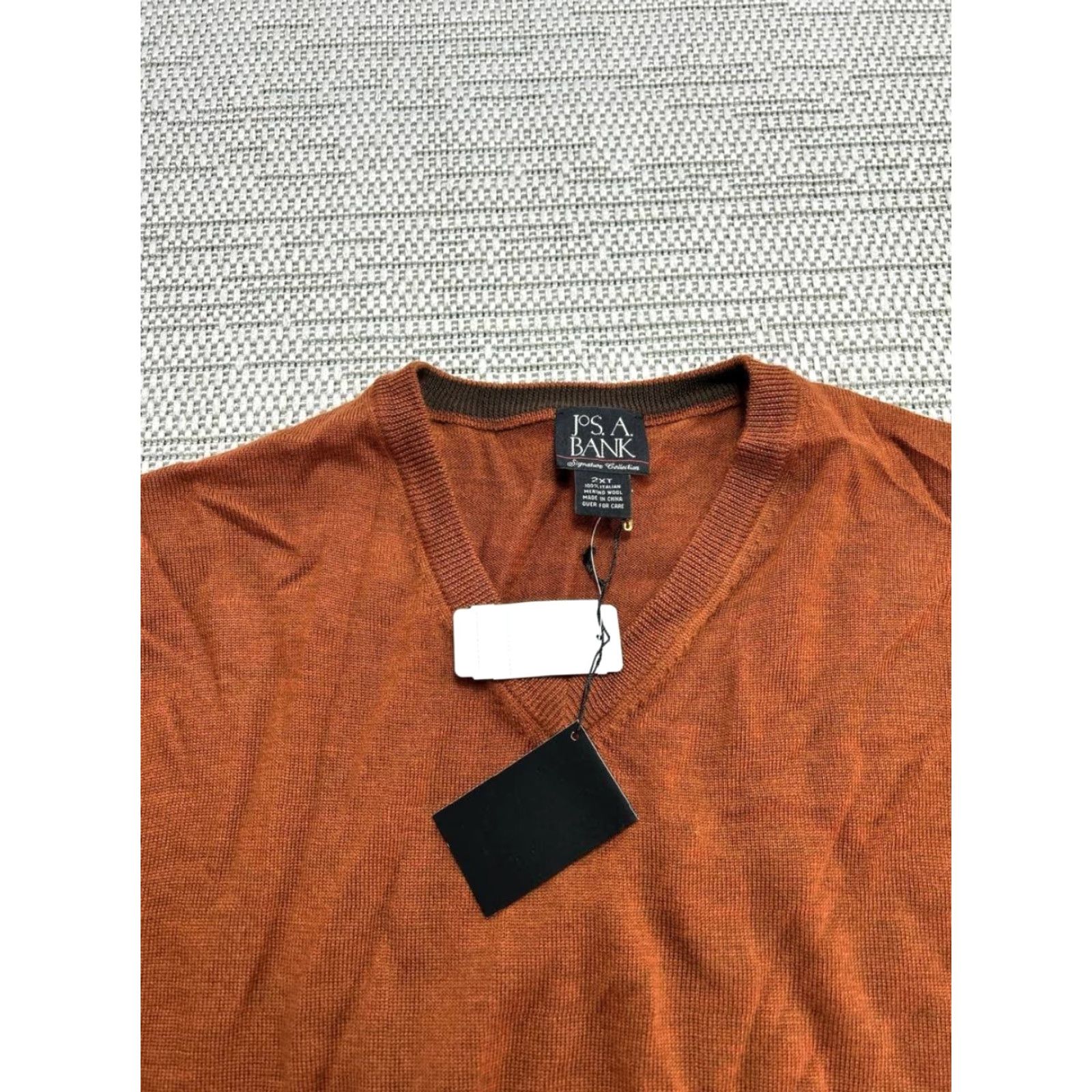 Jos. A. Bank Jos A Bank Traveler Sweater Mens 2XT Brown Merino Wool V Neck Tailored Fit New Size US XXL / EU 58 / 5 - 3 Thumbnail