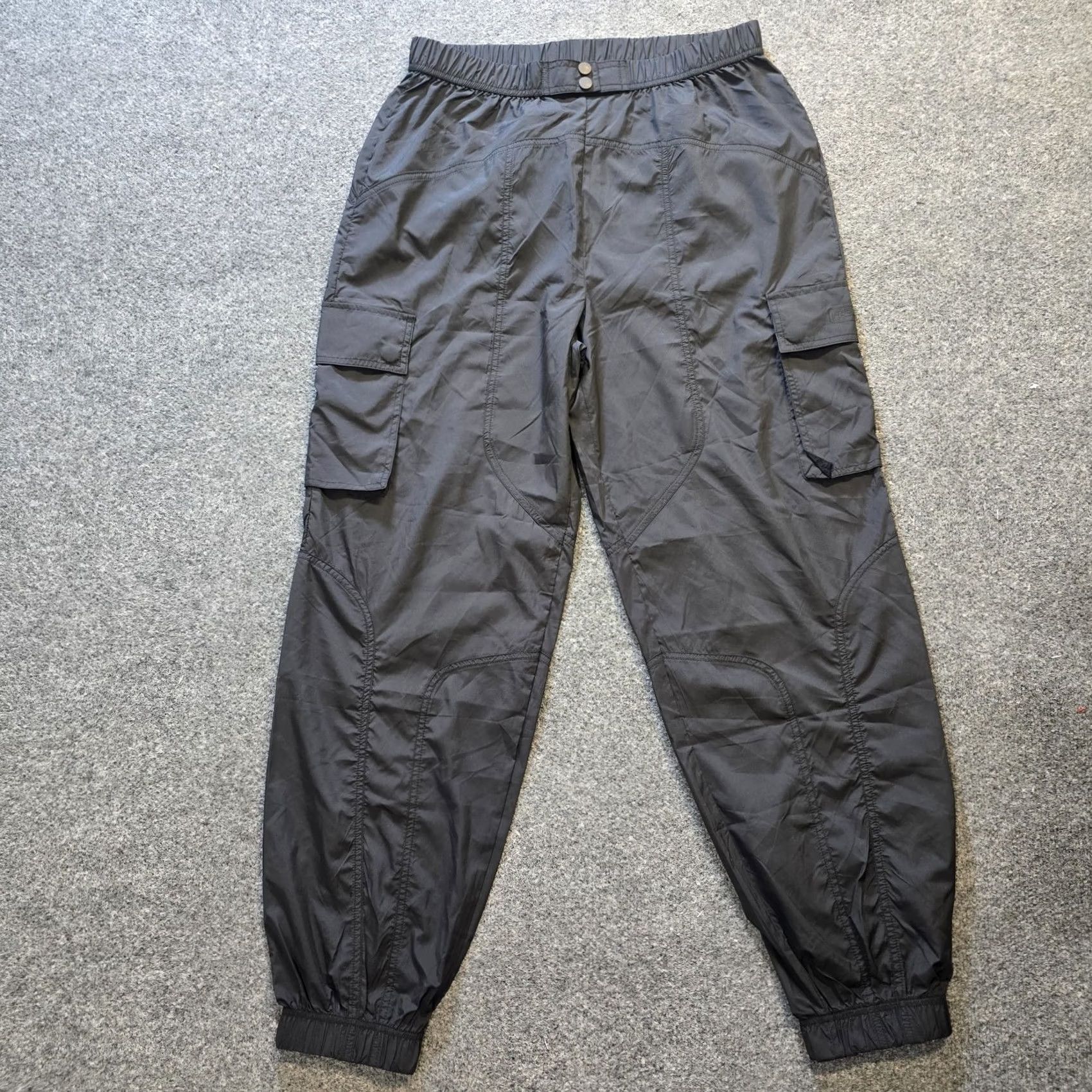 Fabletics Fabletics Pants Womens Large Black Parachute Joggers Cargo Casual Athletic Tapered Leg Inseam 30 in Size 36" / US 14 / IT 50 - 2 Thumbnail