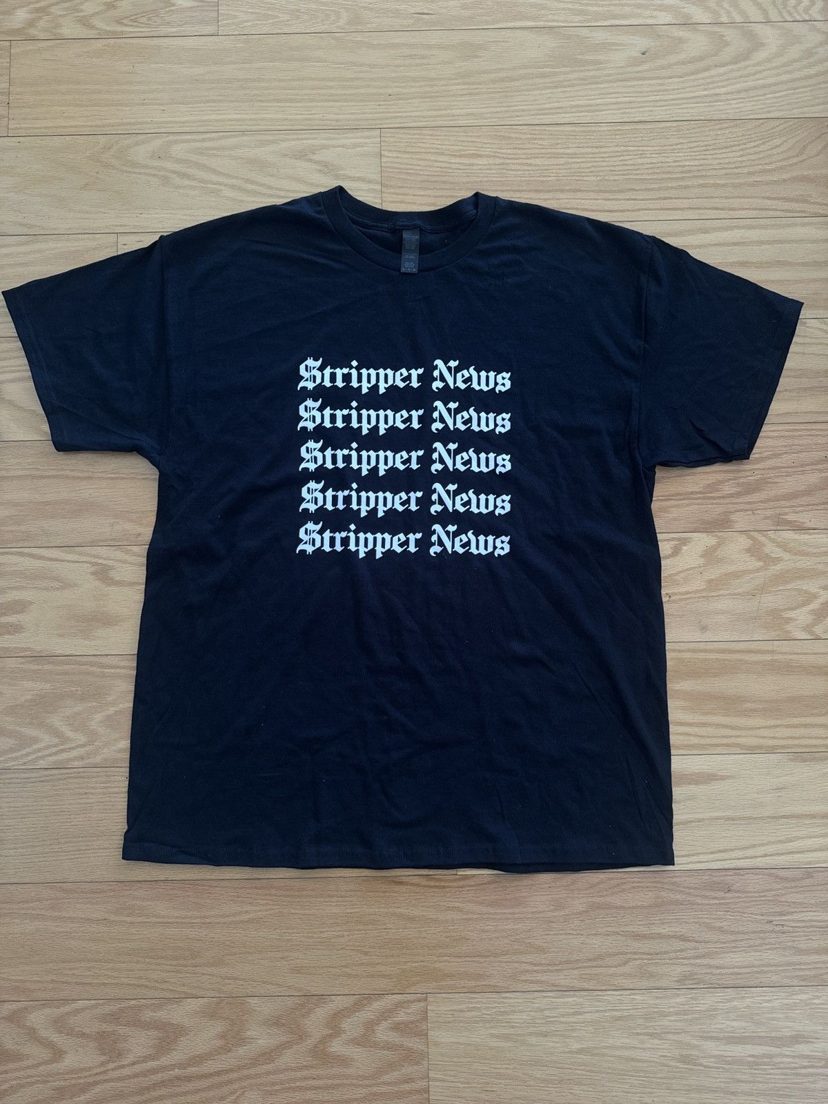 Complex Stripper News x ComplexCon Gothic T-Shirt Size US XL / EU 56 / 4 - 1 Thumbnail