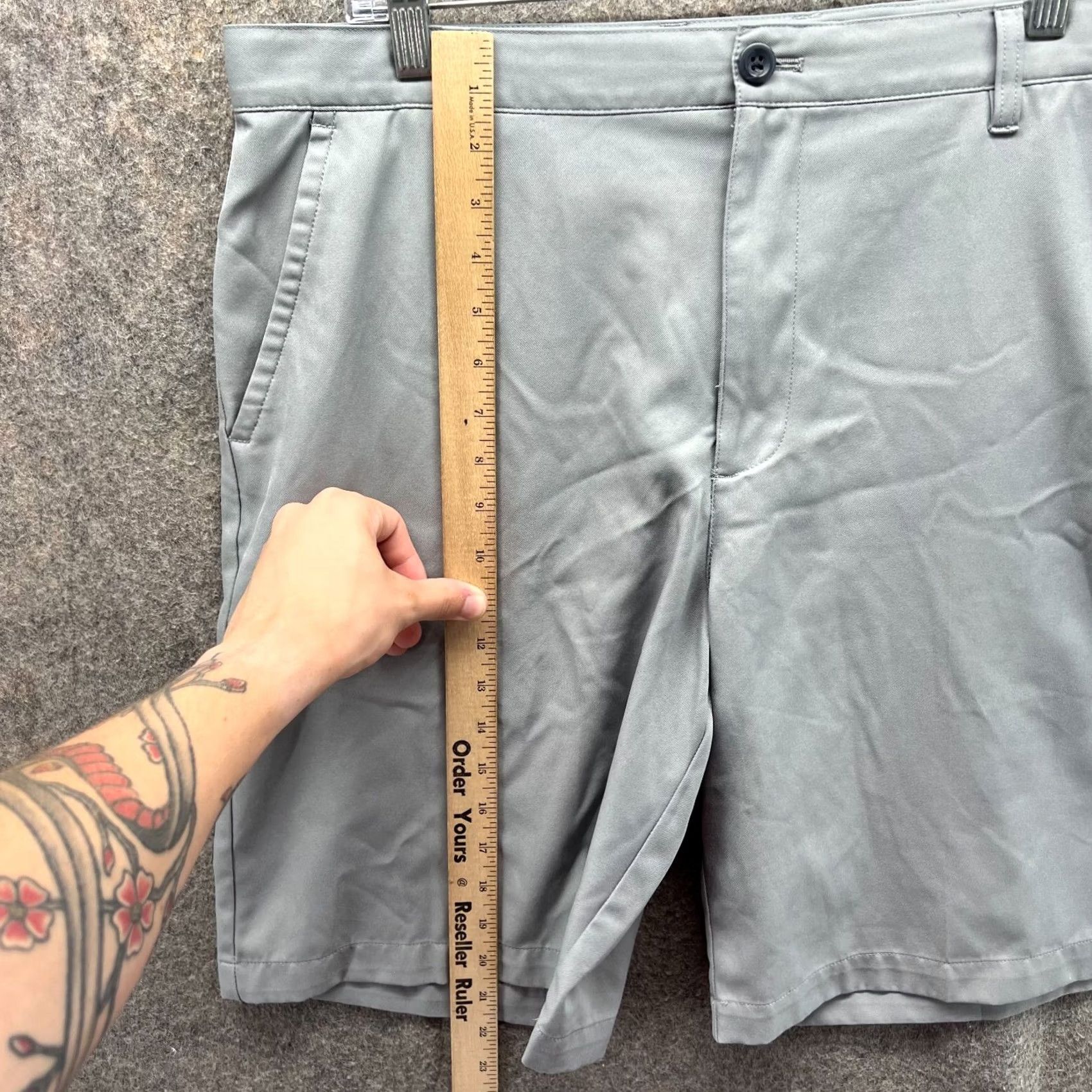 Izod Izod Shorts Men 36 Gray Chino Flat Front Athletic Golf Flat Stretch Casual Business Travel Button Front Pocket Slash Pocket Cotton Size US 36 / EU 52 - 6 Thumbnail