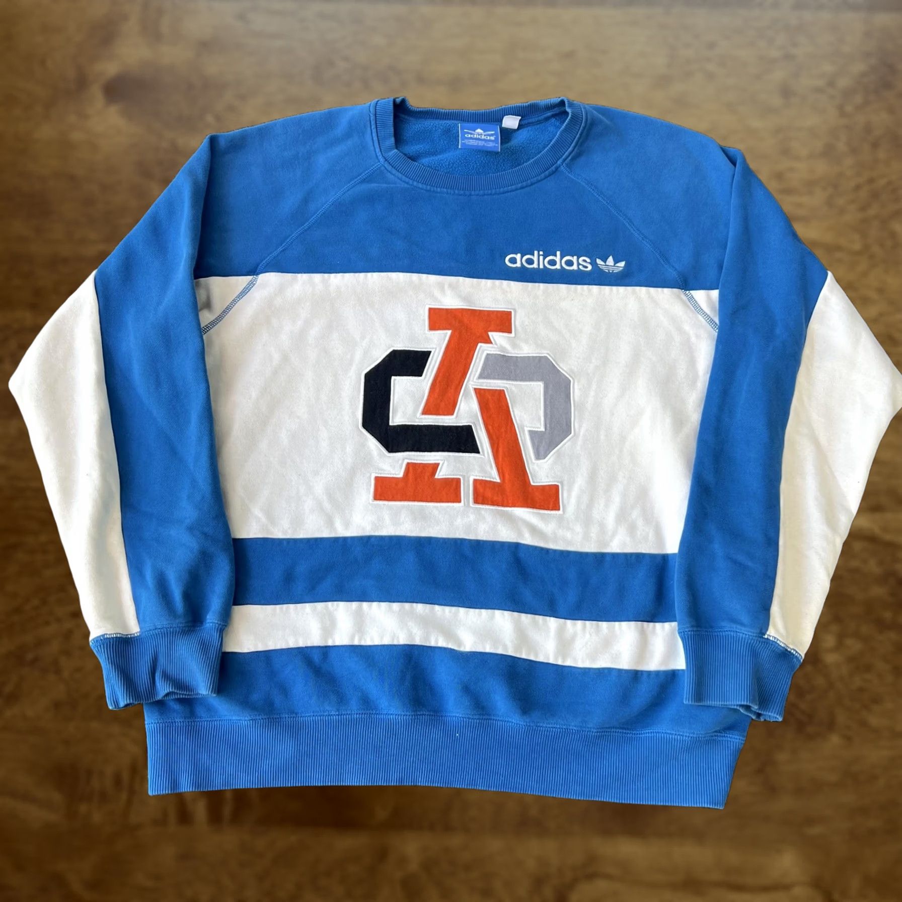 Adidas adidas Shirt Mens M Blue Sweatshirt White Trefoil Colorblock Crewneck Fleece Size US M / EU 48-50 / 2 - 1 Thumbnail