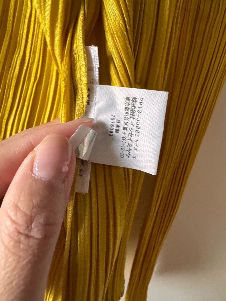 Issey Miyake Issey Miyake size:3 A ginger-yellow buttoned cardigan Size S / US 4 / IT 40 - 6 Thumbnail