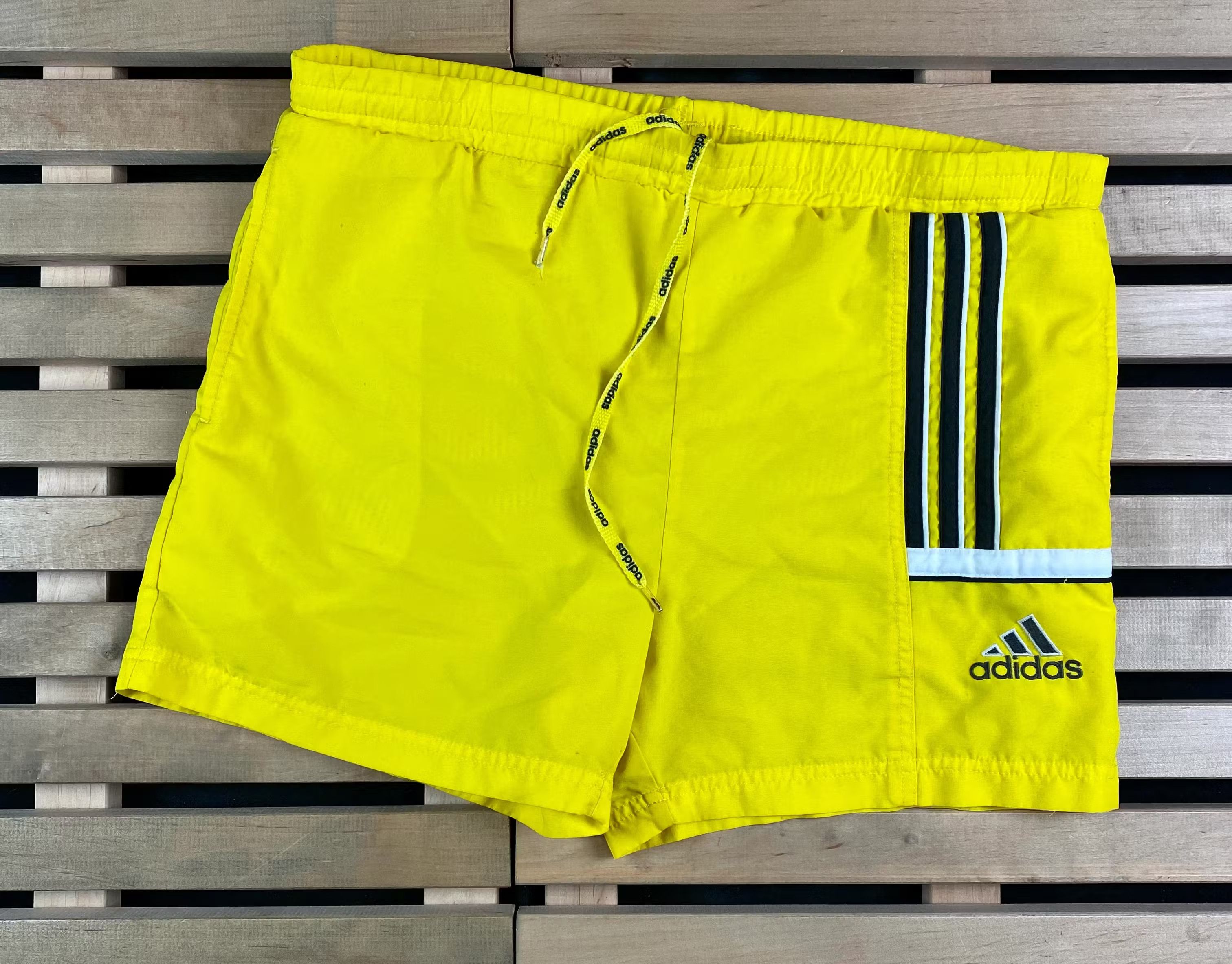 Adidas × Vintage Mens Shorts Adidas Vintage Size S Yellow Size US 30 / EU 46 - 1 Thumbnail