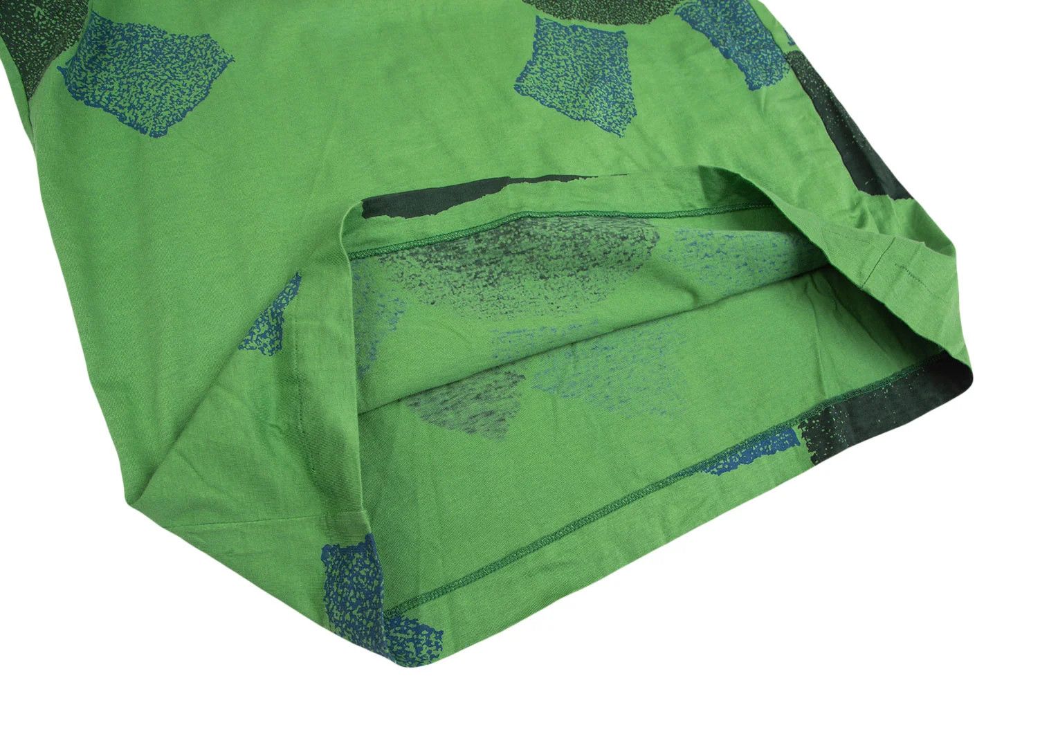 Issey Miyake Graphic Print T-Shirt in Green, Size M Size US M / EU 48-50 / 2 - 8 Thumbnail
