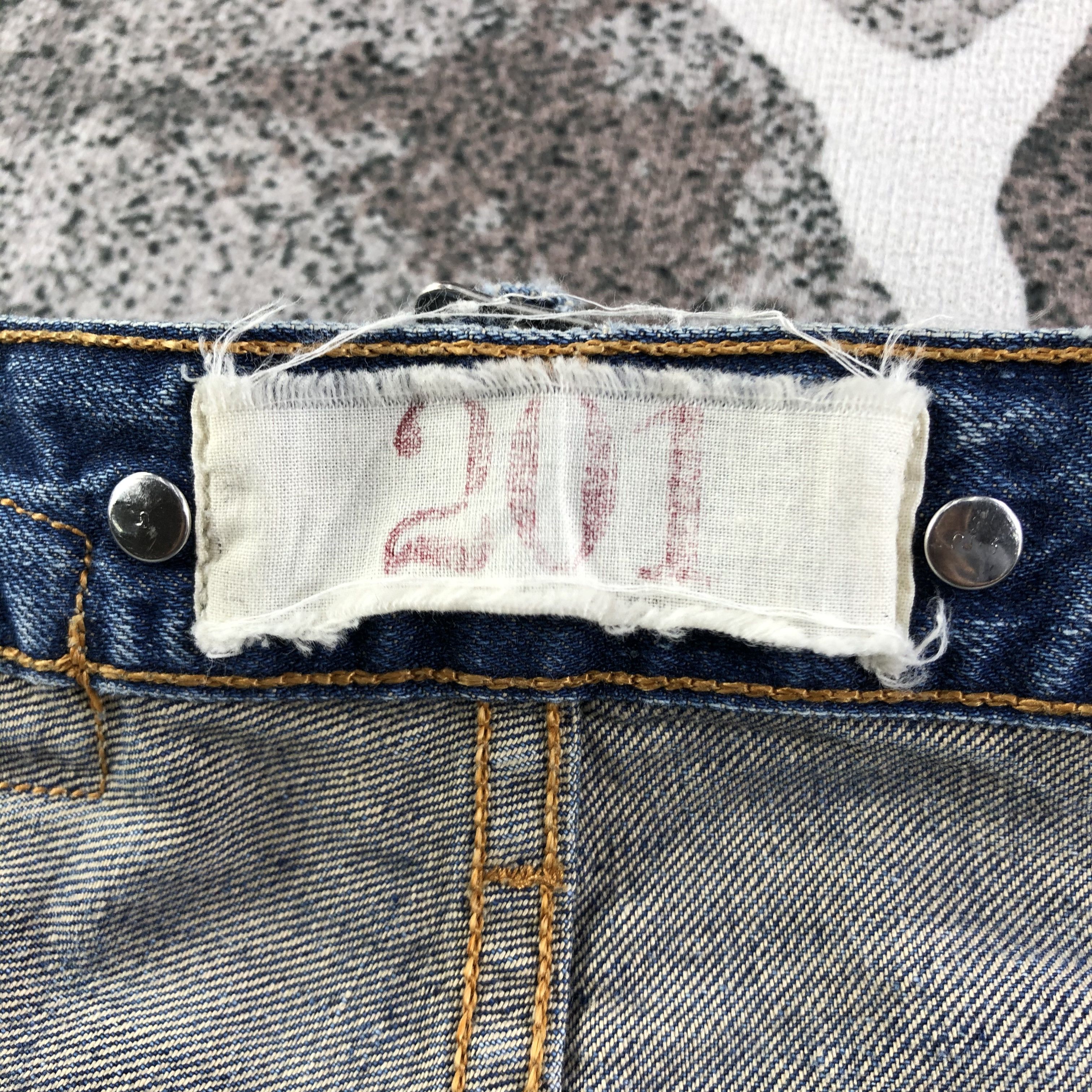 Levi's Vintage Levis 201 Jeans Dirty Distressed Denim KJ1900 Size US 32 / EU 48 - 11 Thumbnail