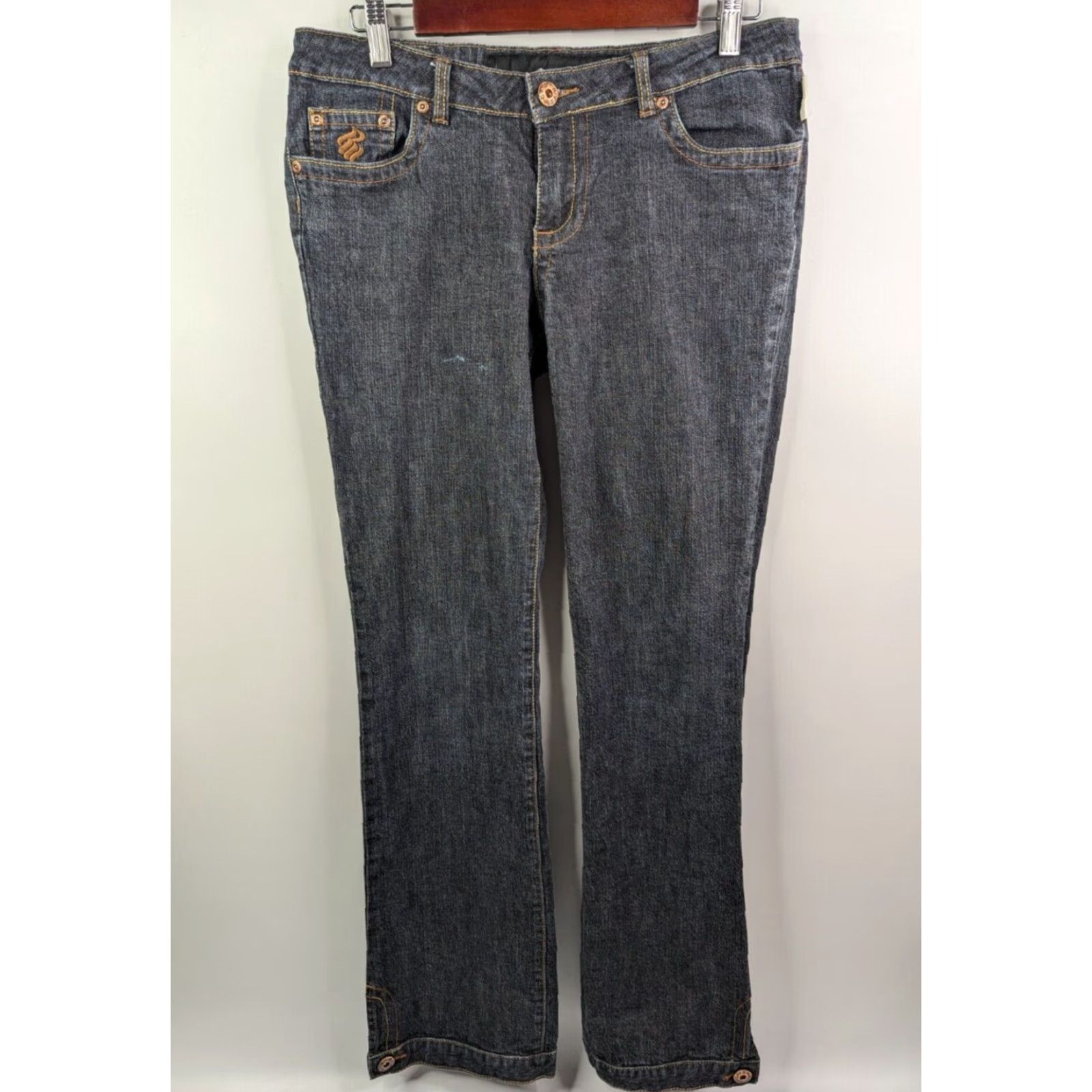 Rocawear VINTAGE Rocawear Denim Jeans Button Cuffs 7/8 32x31 Embroidered Hip Hop Y2K Women's Blue Jeans Rocawear 90s Logo Style Size 28" / US 6 / IT 42 - 4 Thumbnail