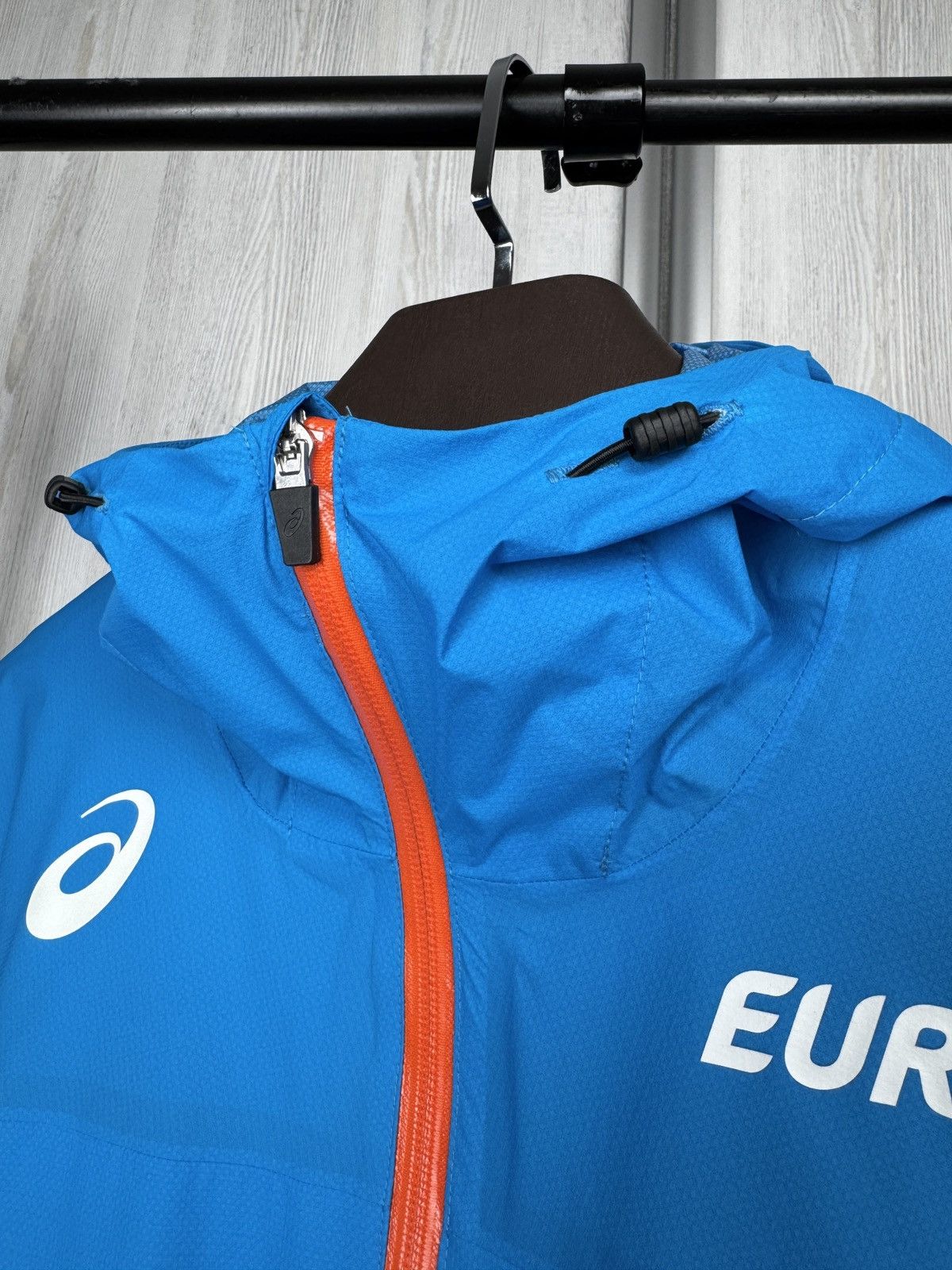 Asics Asics Team Europe Pro Elite 2019 Storm Jacket size L Size US L / EU 52-54 / 3 - 7 Thumbnail